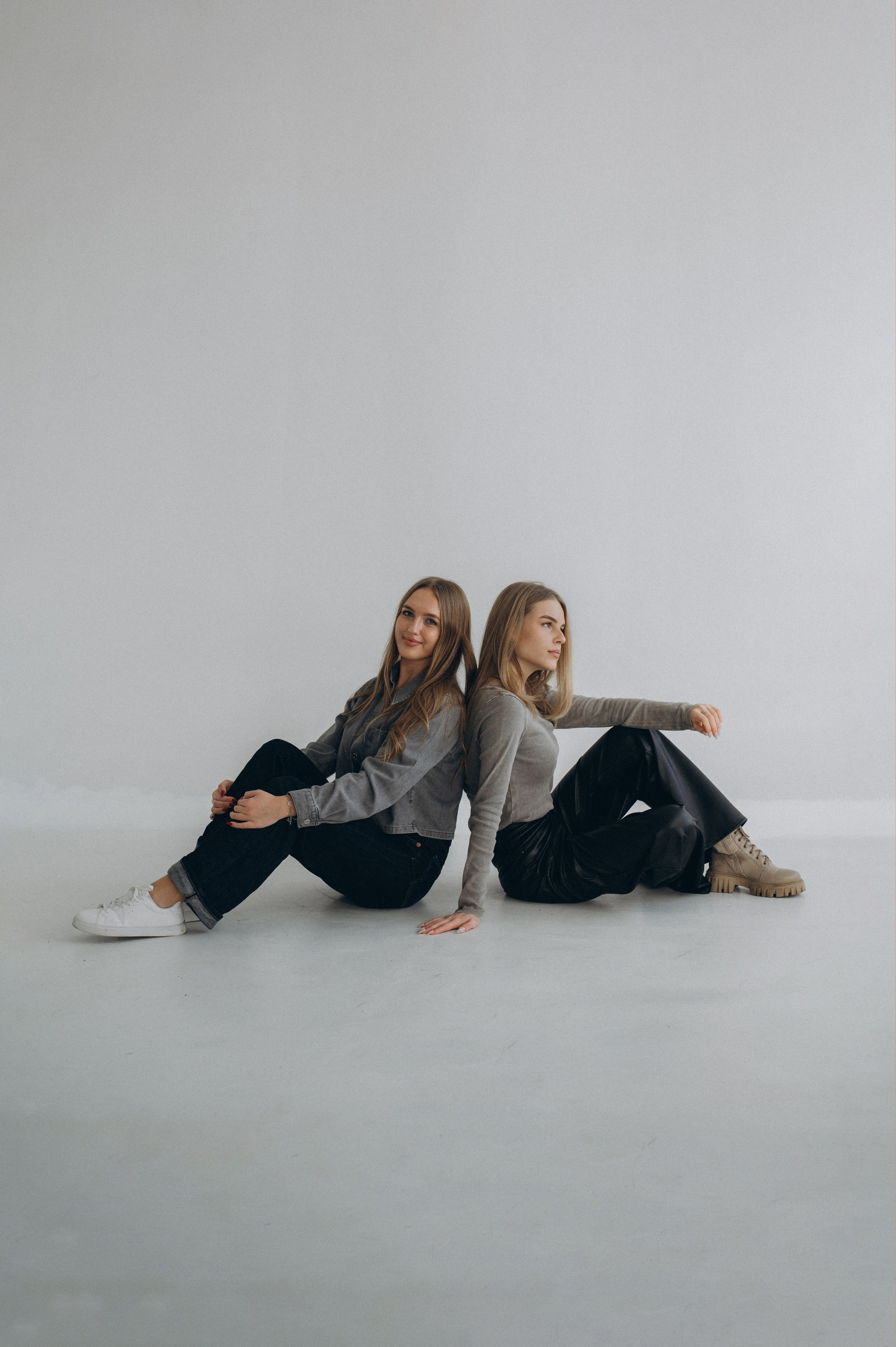 Фотосесія випускників, фотосесія на віньєтки Тернопіль, випускники Тернопіль, випуск 2025. Сімейний, дитячий та індивідуальний фотограф в м. Тернопіль, м. Львів