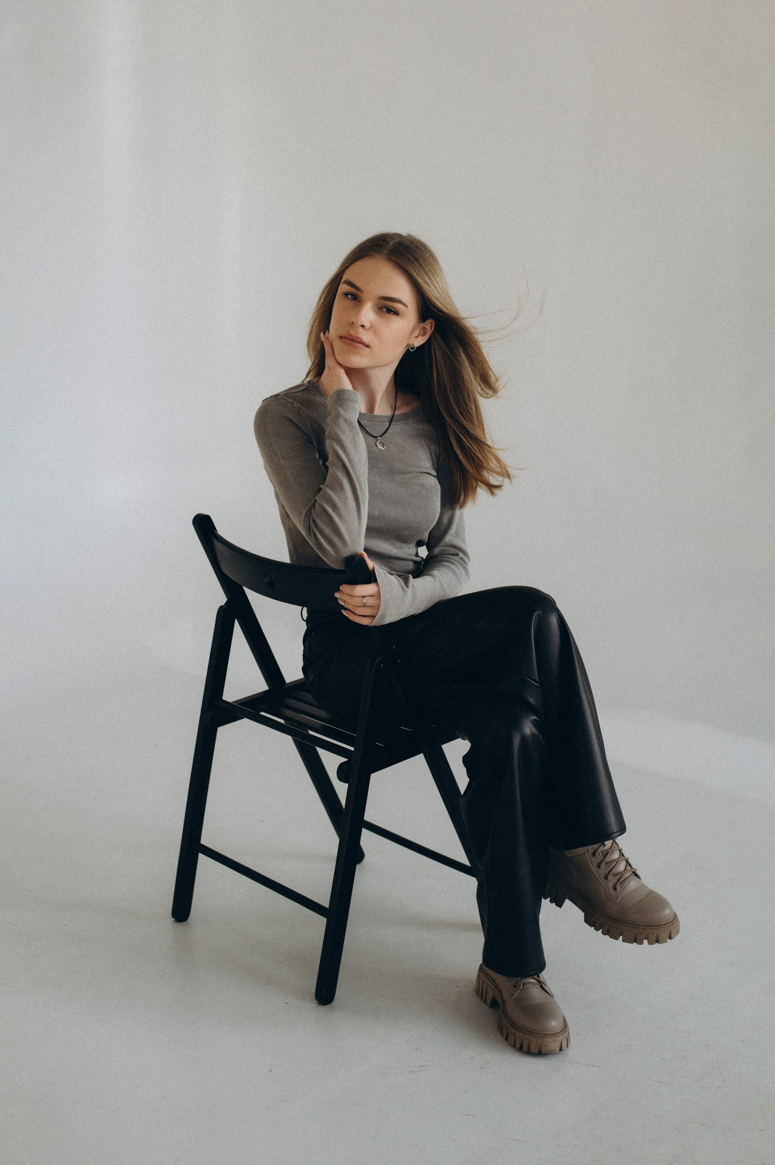 Фотосесія випускників, фотосесія на віньєтки Тернопіль, випускники Тернопіль, випуск 2025. Сімейний, дитячий та індивідуальний фотограф в м. Тернопіль, м. Львів