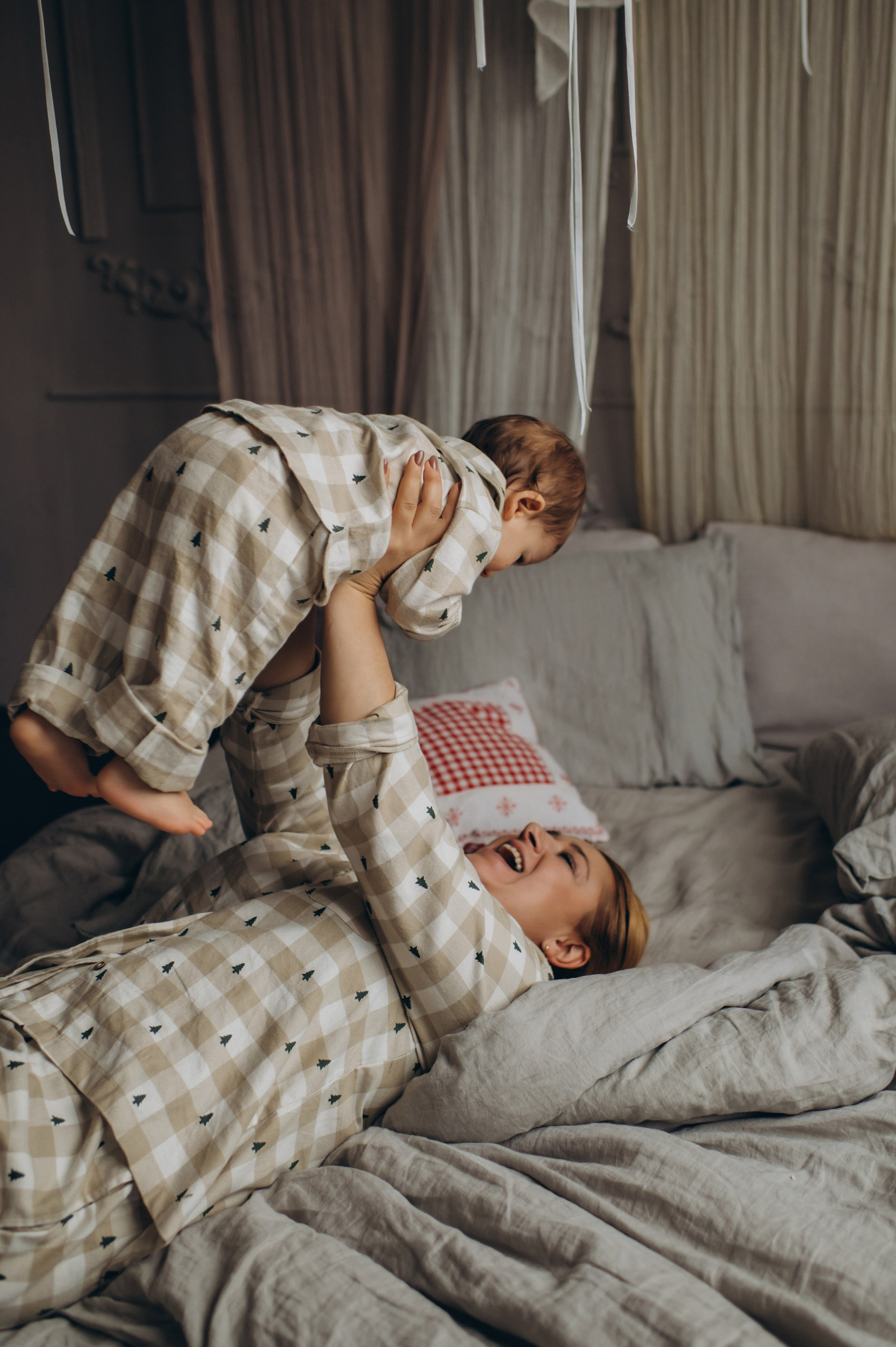 Перший тортик малюка, зйомка першого тортика Тернопіль, новорічна фотосесія, зйомка дня народження, сімейний фотограф Тернопіль, cakesmash. Сімейний, дитячий та індивідуальний фотограф в м. Тернопіль, м. Львів