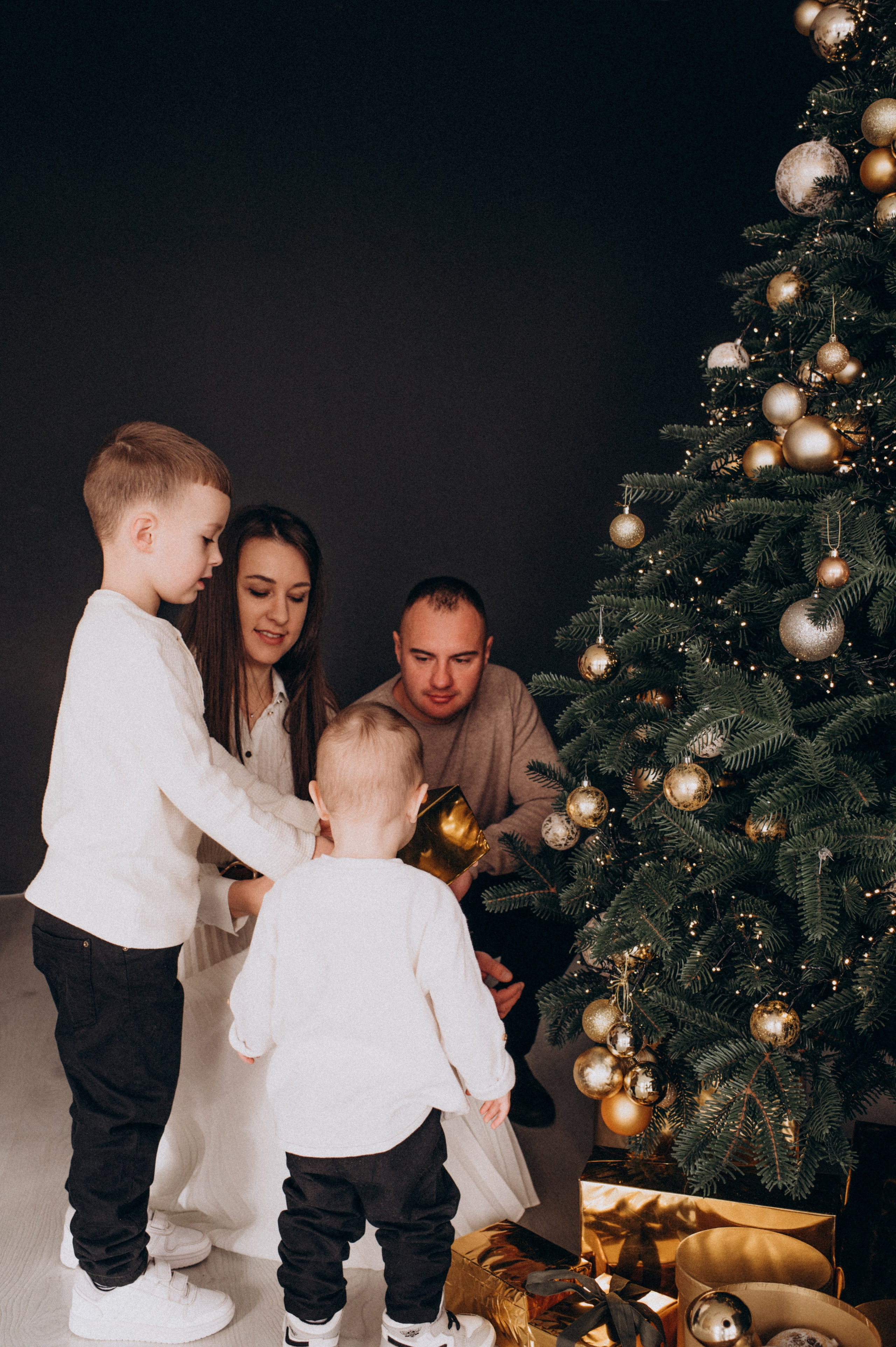 Новорічна фотосесія у студії, фотосесія Львів, сімейна фотосесія Тернопіль. Сімейний, дитячий та індивідуальний фотограф в м. Тернопіль, м. Львів