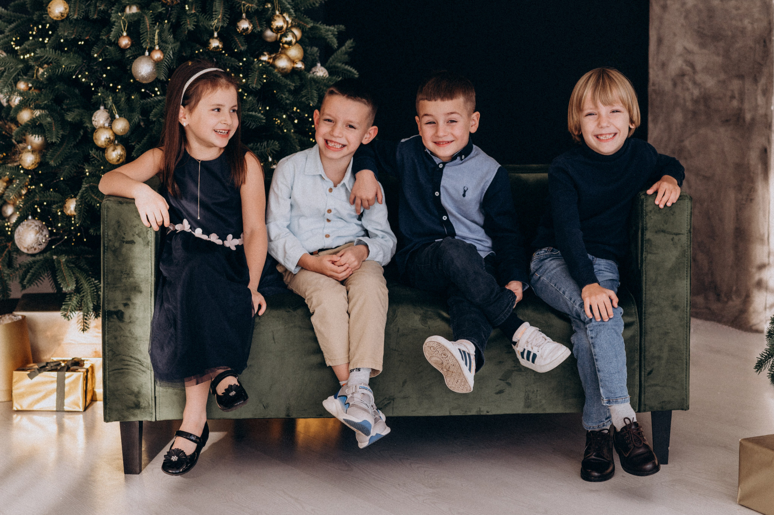 Фотосесія групи дитячого садочку, фотосесія на віньєтки, зйомка дітей в студії. Сімейний, дитячий та індивідуальний фотограф в м. Тернопіль, м. Львів