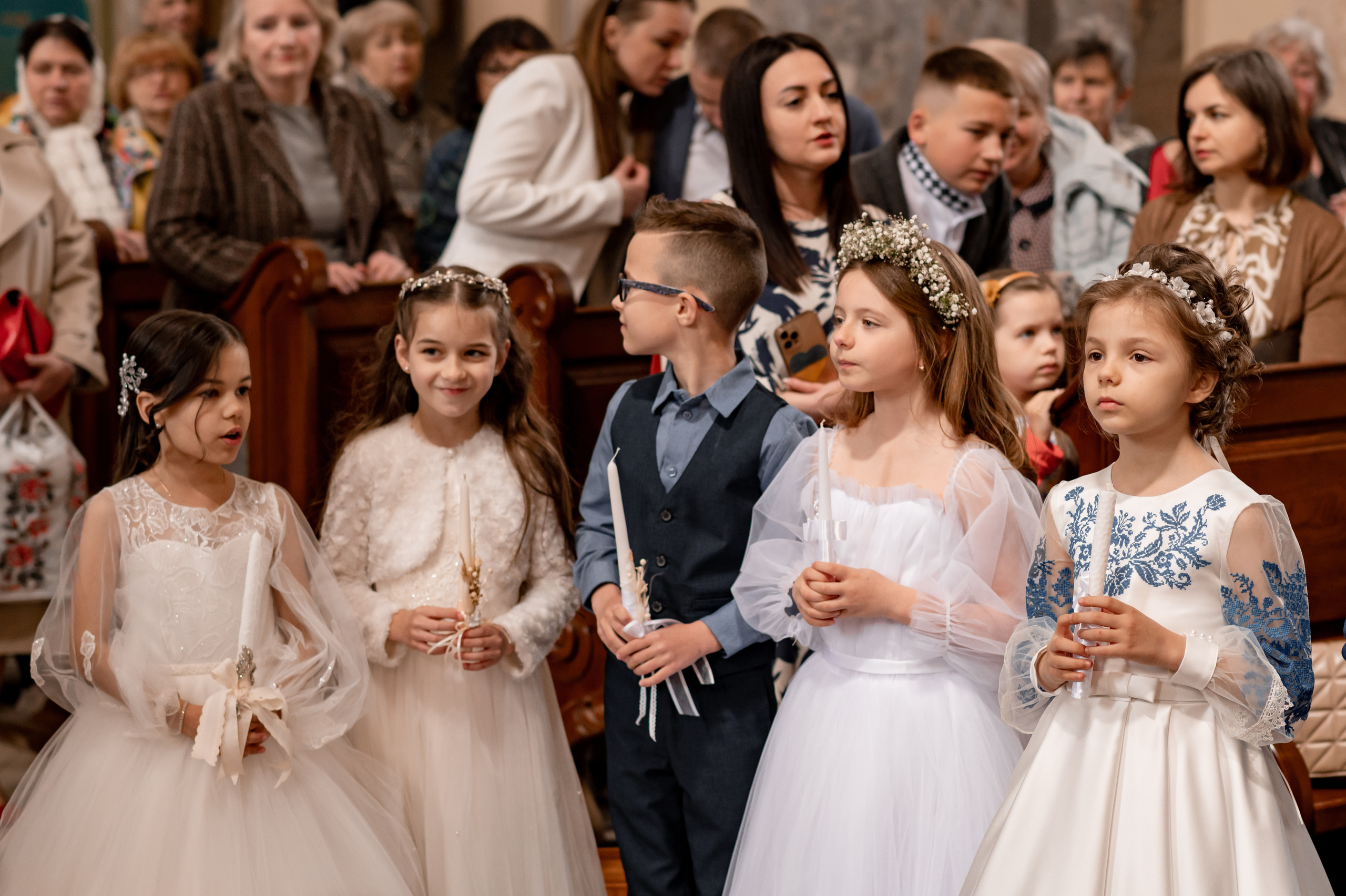 Фотосесія Першого Причастя Тернопіль, зйомка Причастя Тернопіль, Таїнство Першого Причастя Тернопіль, Катедра Причастя Тернопіль. Сімейний, дитячий та індивідуальний фотограф в м. Тернопіль, м. Львів