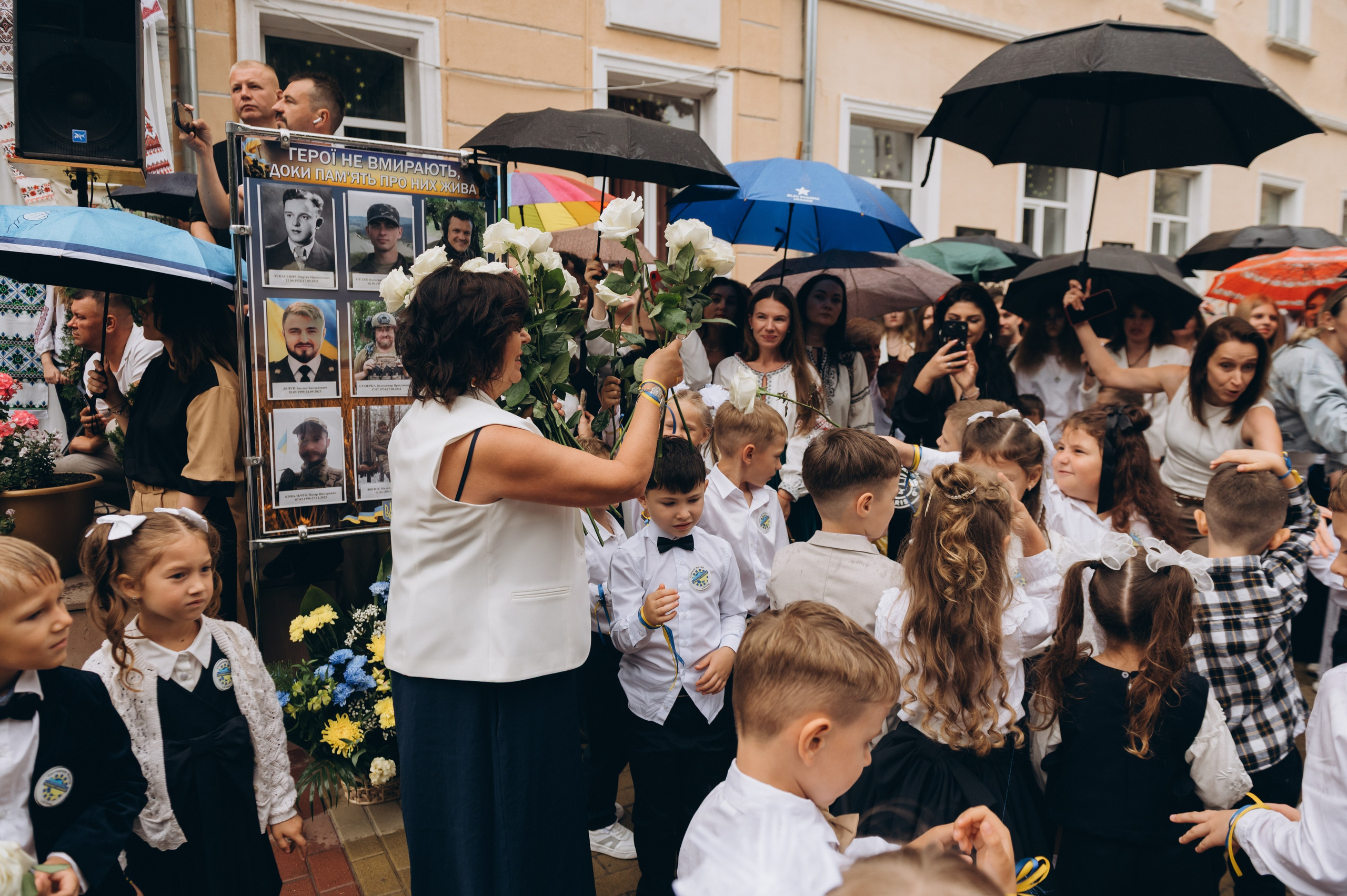 Перший дзвоник у Тернополі, фотосесія першокласників