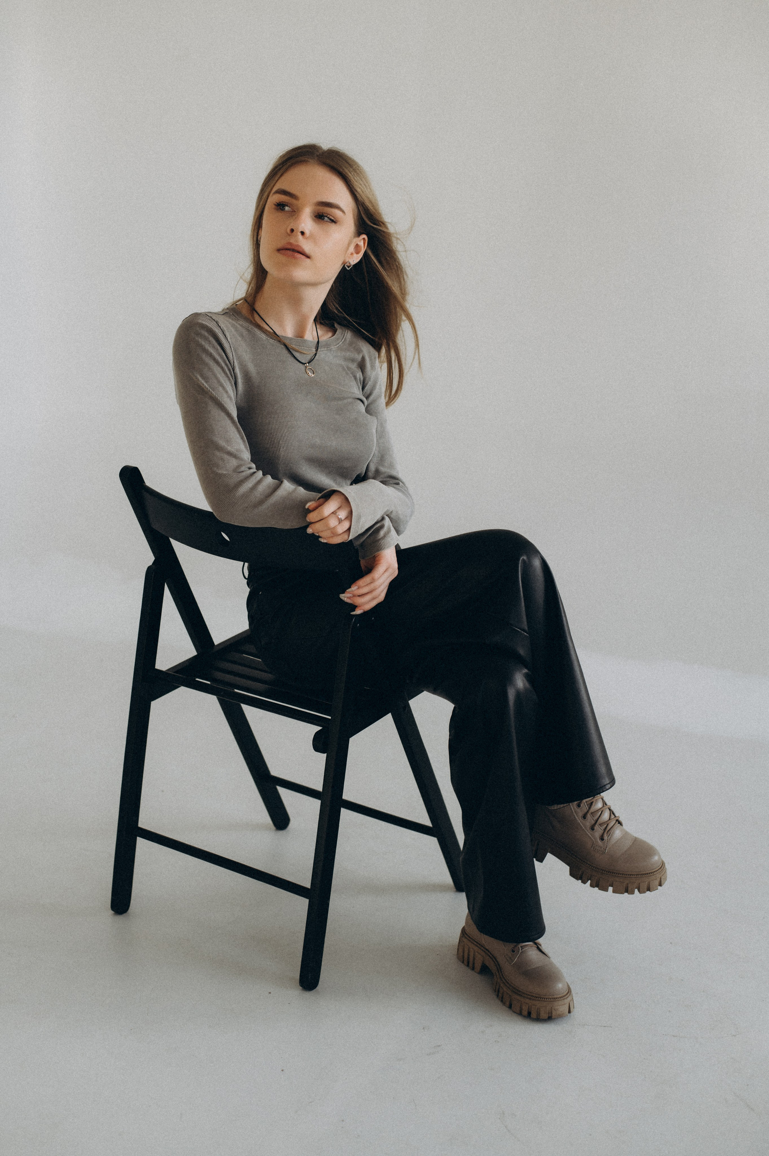 Фотосесія випускників, фотосесія на віньєтки Тернопіль, випускники Тернопіль, випуск 2025. Сімейний, дитячий та індивідуальний фотограф в м. Тернопіль, м. Львів