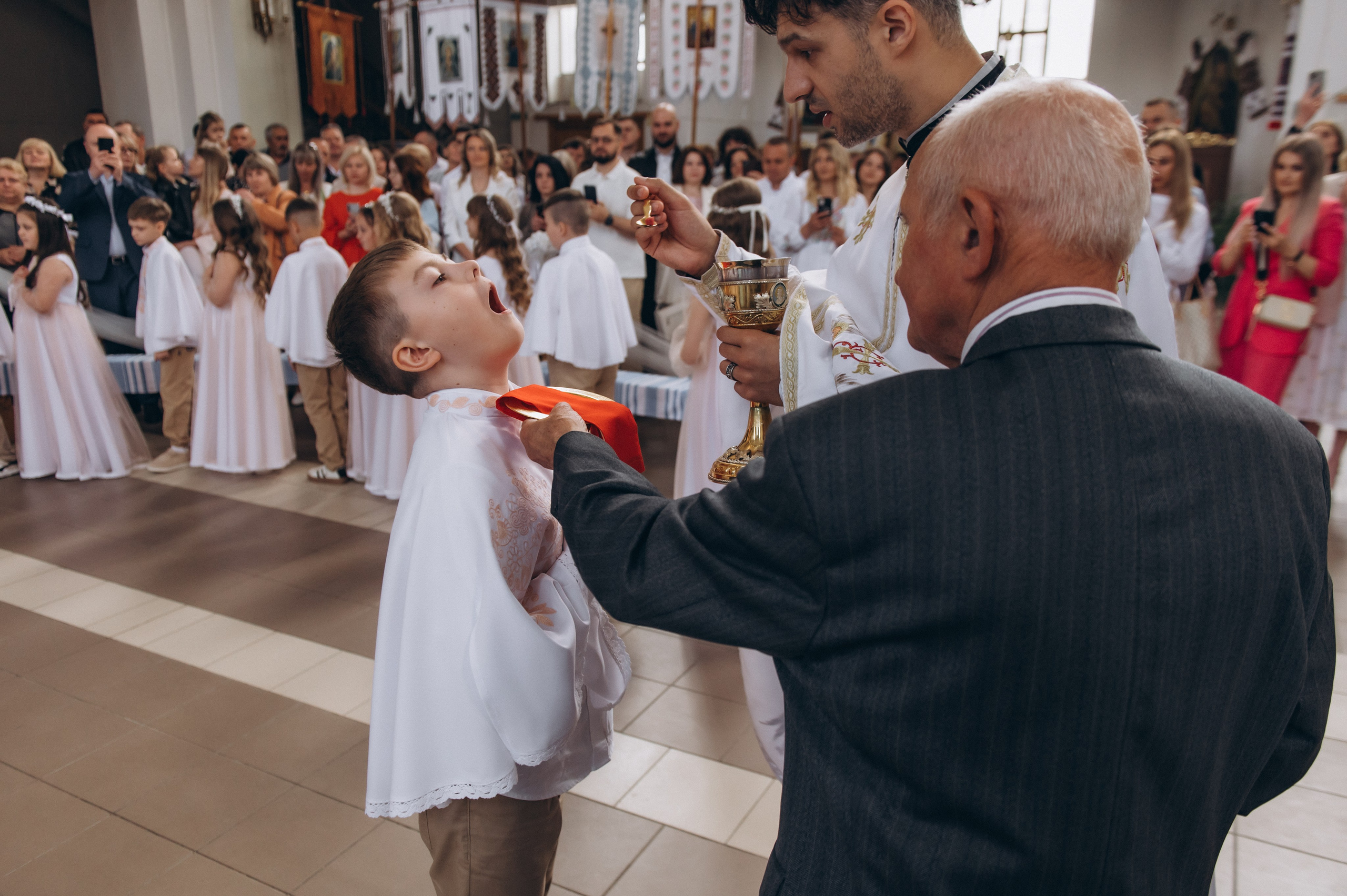 Фотосесія Причастя Тернопіль, зйомка Причастя, фотограф на Причастя Тернопіль, Причастя Львів, Причастя церква Михаїла Тернопіль. Сімейний, дитячий та індивідуальний фотограф в м. Тернопіль, м. Львів