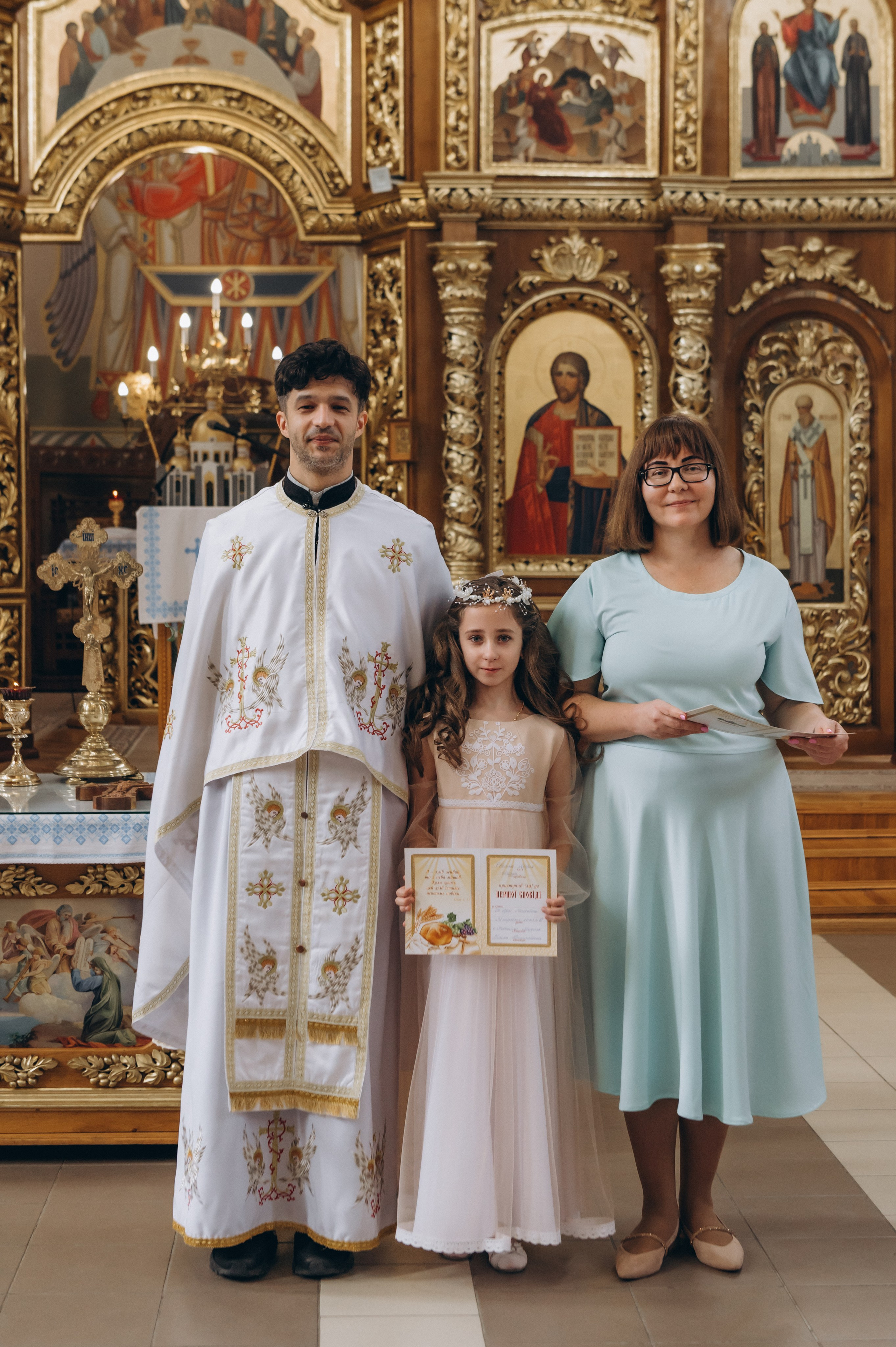 Фотосесія Причастя Тернопіль, зйомка Причастя, фотограф на Причастя Тернопіль, Причастя Львів, Причастя церква Михаїла Тернопіль. Сімейний, дитячий та індивідуальний фотограф в м. Тернопіль, м. Львів