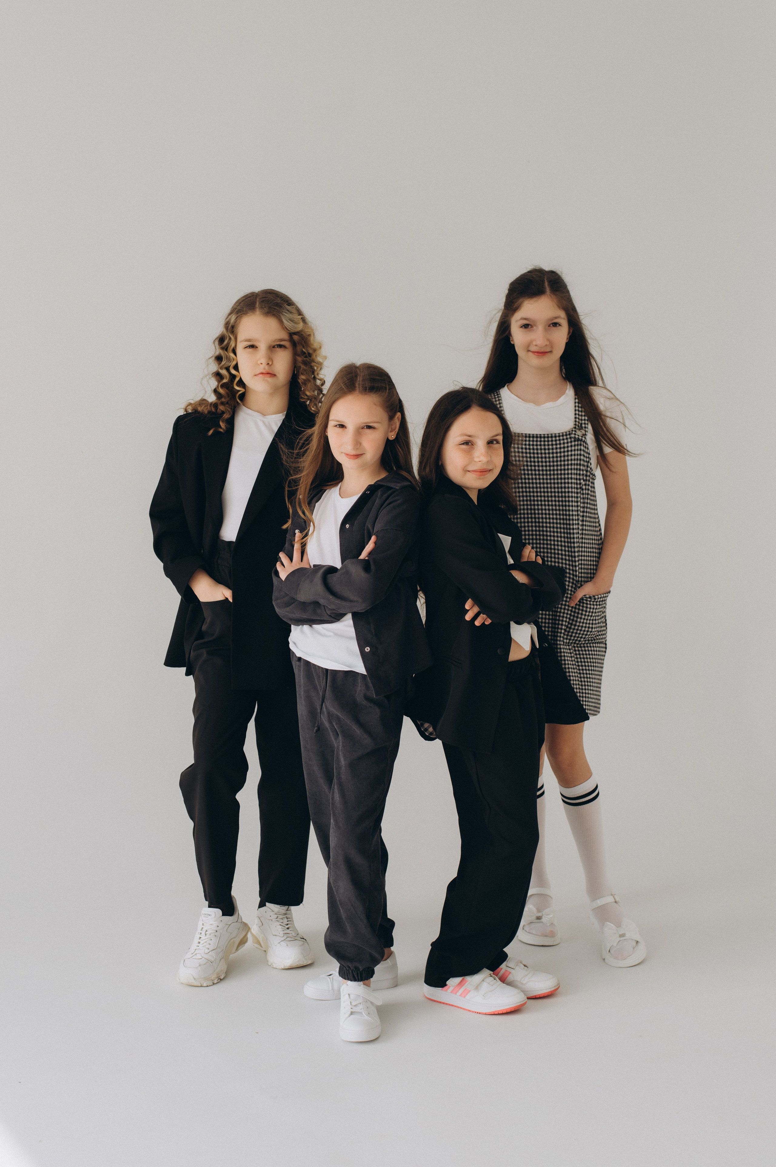 Шкільна фотосесія на віньєтки Тернопіль, шкільні альбоми, фотосесія випускників Тернопіль, випускний альбом, фотограф випускний Тернопіль. Сімейний, дитячий та індивідуальний фотограф в м. Тернопіль, м. Львів