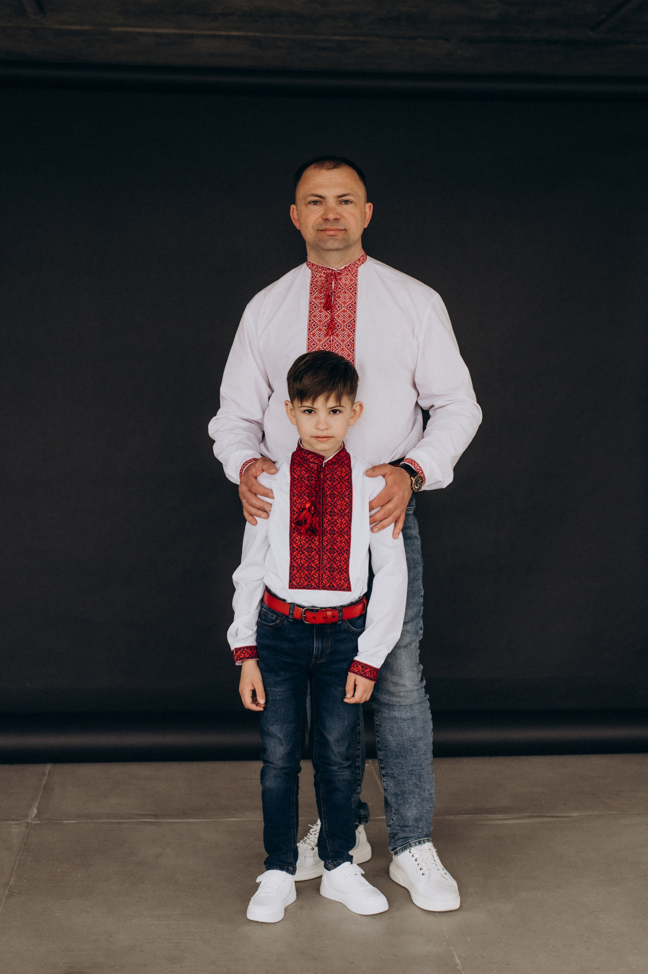 Сімейна фотосесія Тернопіль, сімейна зйомка у вишиванках, фотосесія Львів. Сімейний, дитячий та індивідуальний фотограф в м. Тернопіль, м. Львів