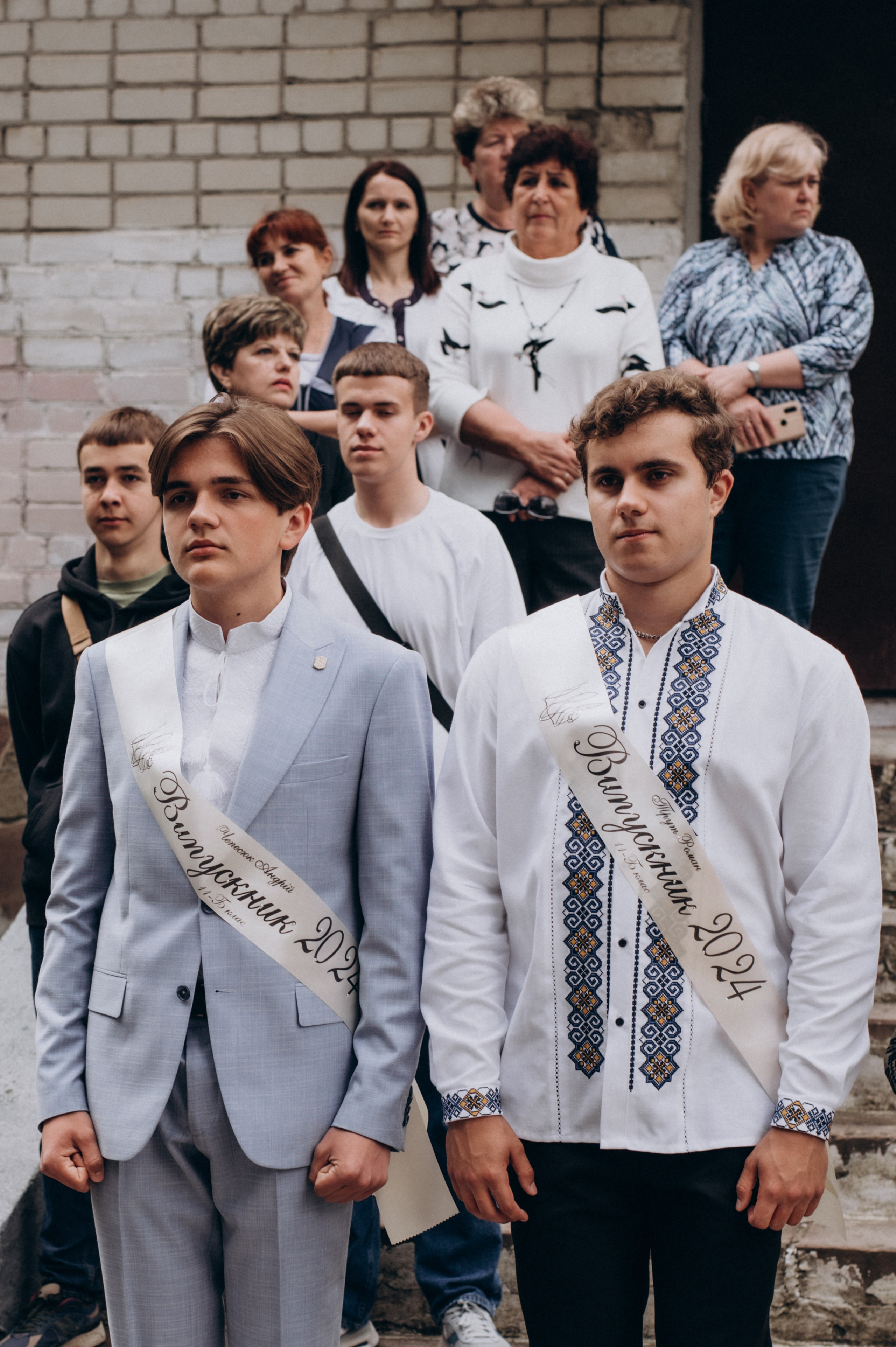 Фотосесія останнього дзвоника, фотосесія випускників Тернопіль, випускний 2024. Сімейний, дитячий та індивідуальний фотограф в м. Тернопіль, м. Львів