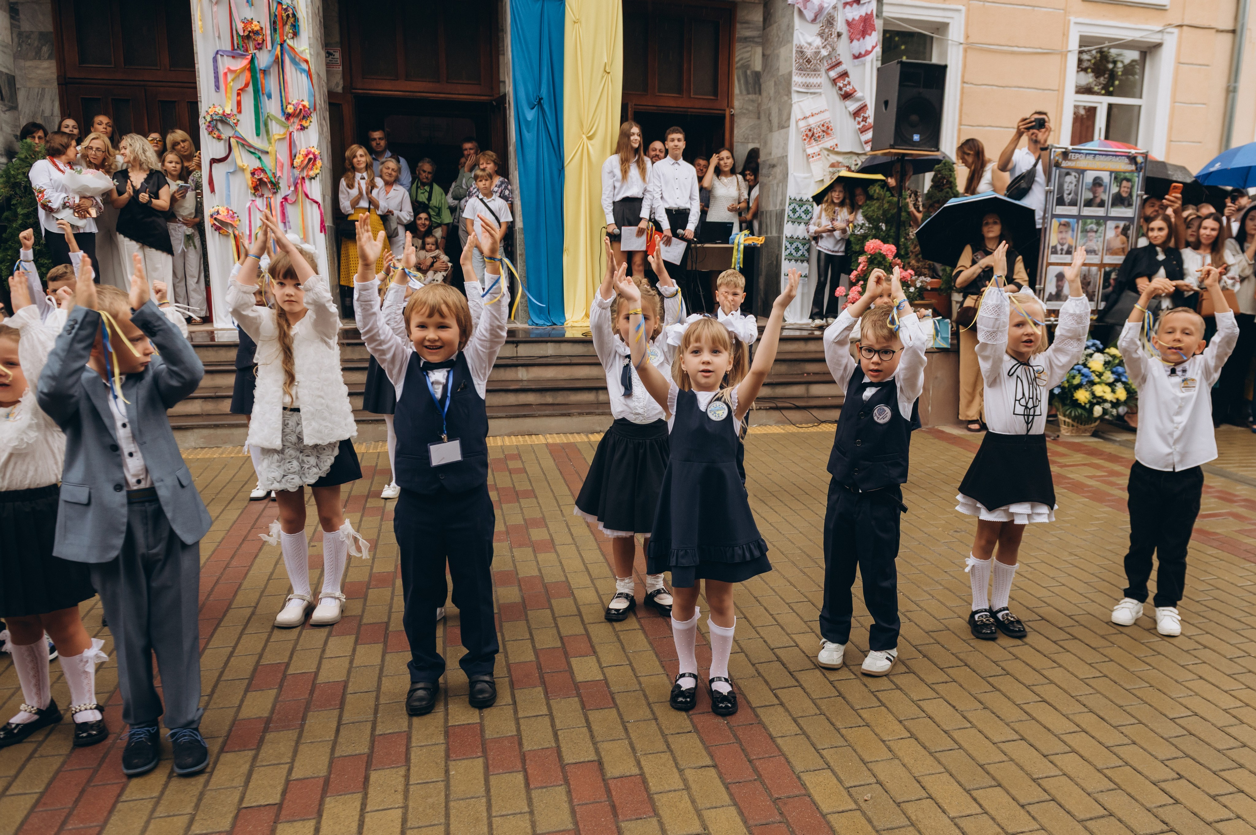 Перший дзвоник у Тернополі, фотосесія першокласників