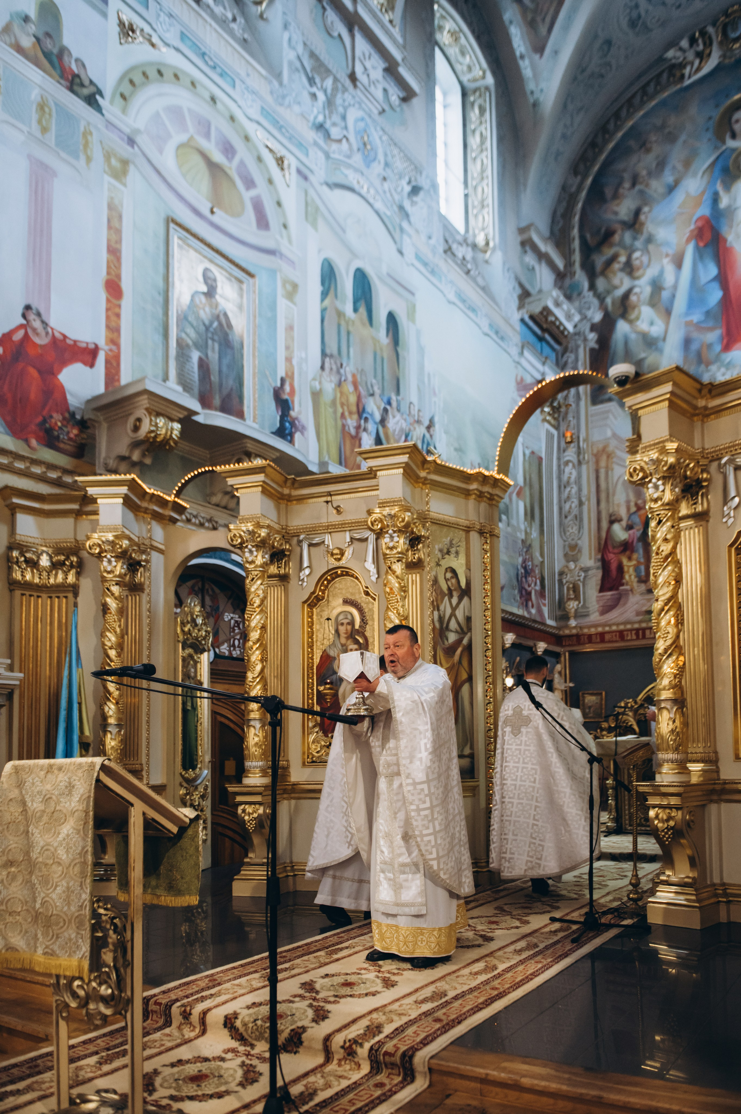 Фотосесія Першого Причастя Тернопіль, фотосесія Причастя Тернопіль, Таїнство Першого Причастя Тернопіль, Катедра Причастя Тернопіль. Сімейний, дитячий та індивідуальний фотограф в м. Тернопіль, м. Львів