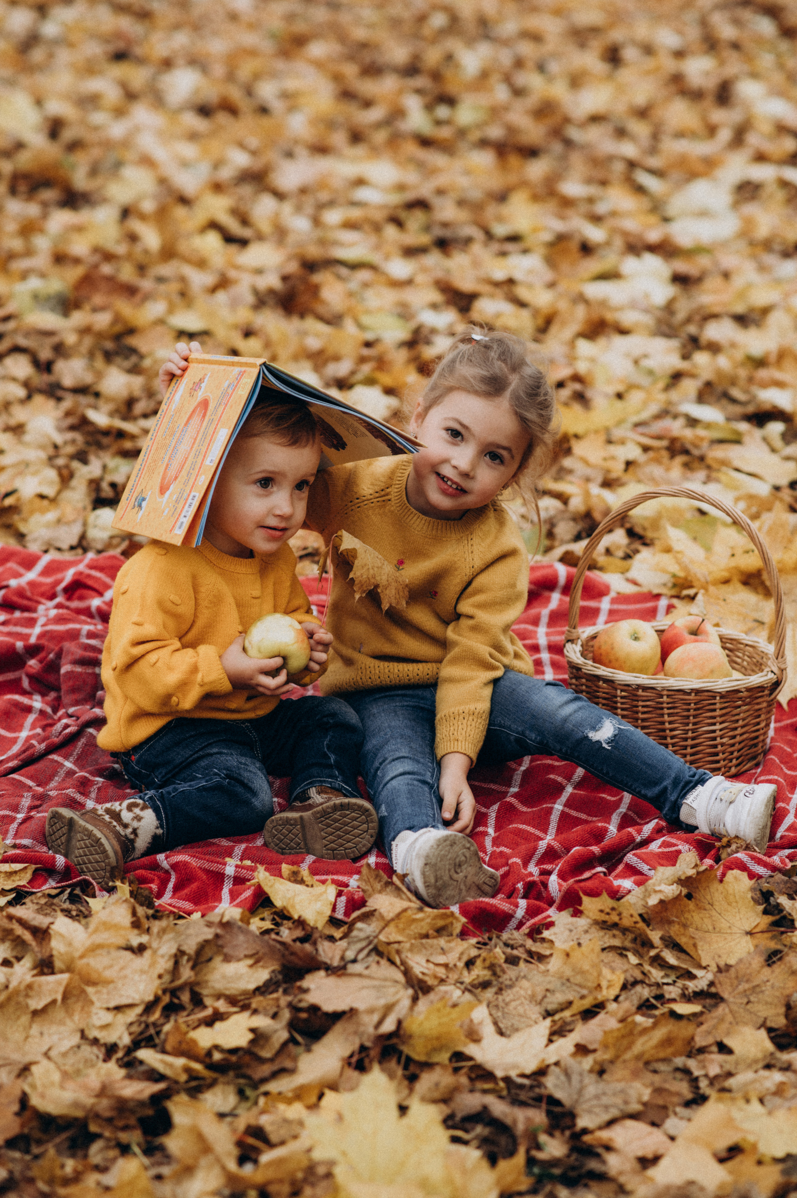 Осіння сімейна фотосесія. Сімейний, дитячий та індивідуальний фотограф в м. Тернопіль, м. Львів