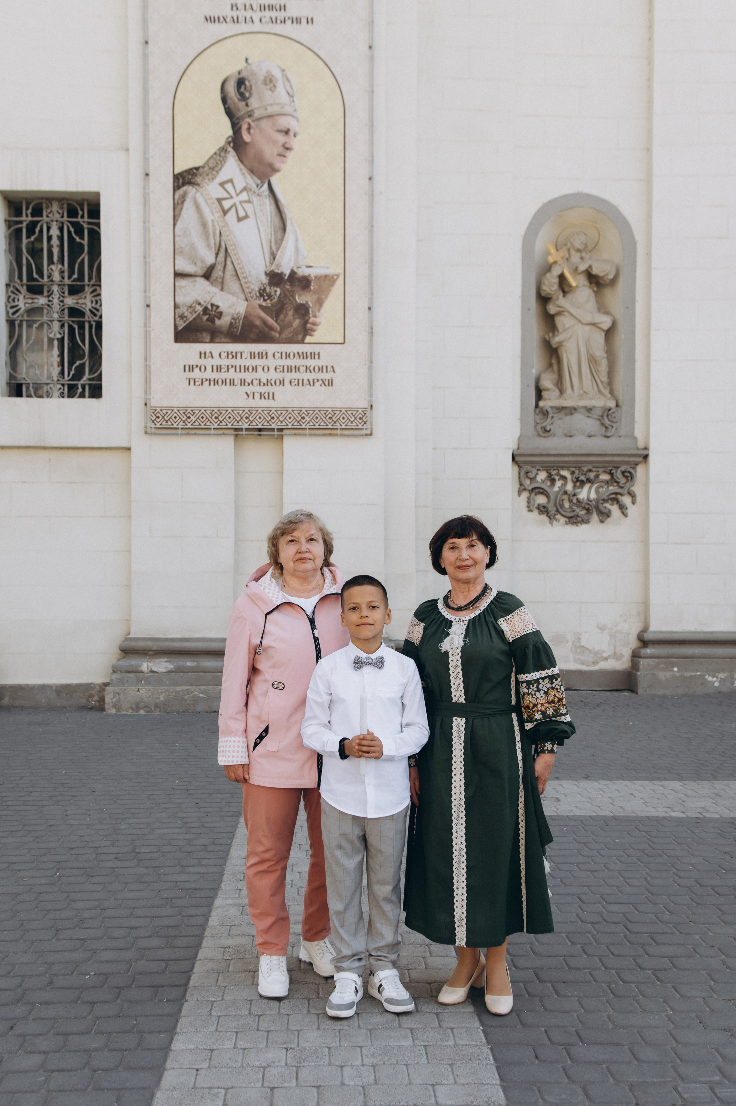 Фотосесія Першого Причастя Тернопіль, фотосесія Причастя Тернопіль, Таїнство Першого Причастя Тернопіль, Катедра Причастя Тернопіль. Сімейний, дитячий та індивідуальний фотограф в м. Тернопіль, м. Львів