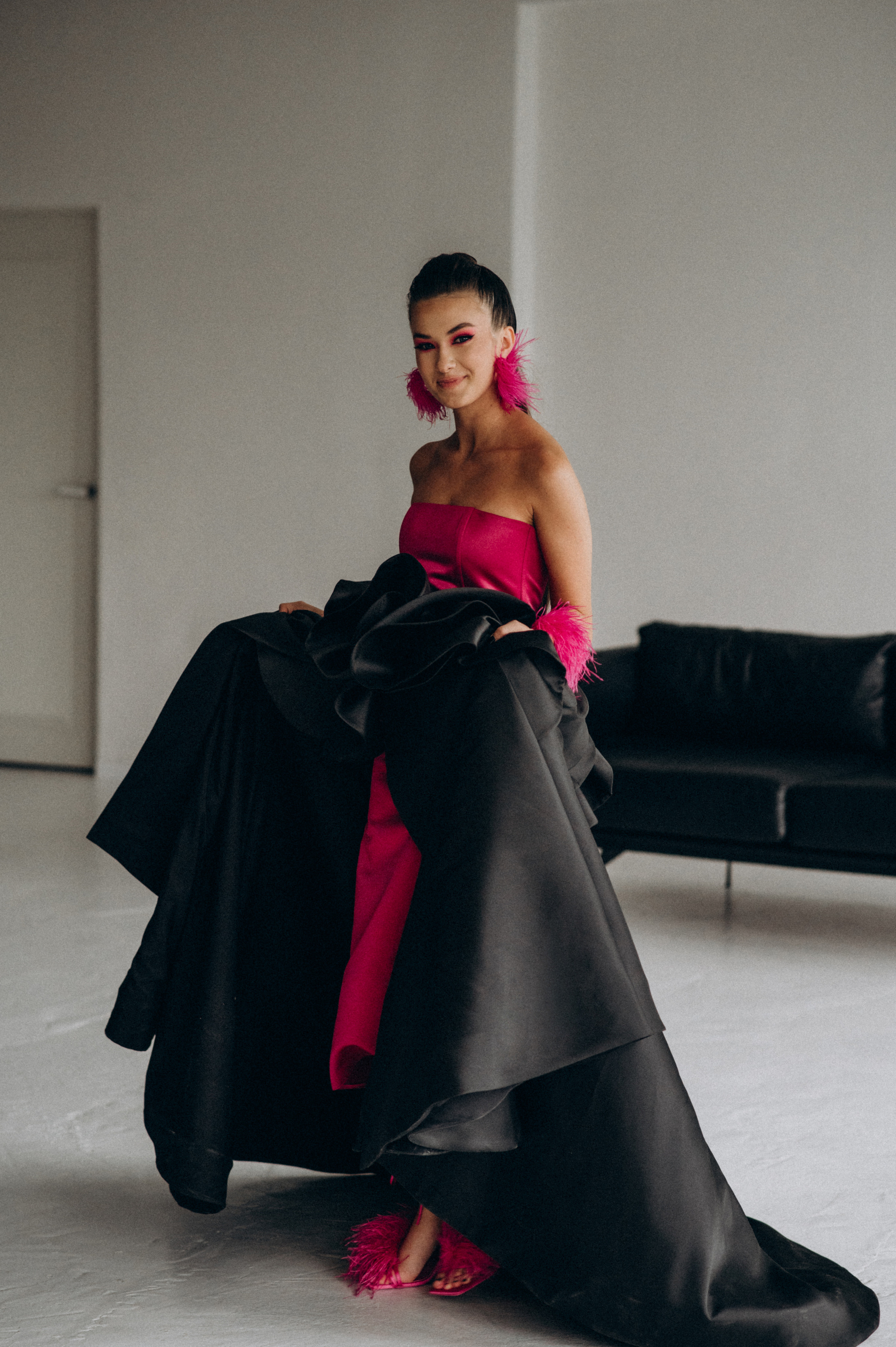 Випускниця, зйомка у студії, фотосесія випускного Тернопіль Львів. Сімейний, дитячий та індивідуальний фотограф в м. Тернопіль, м. Львів