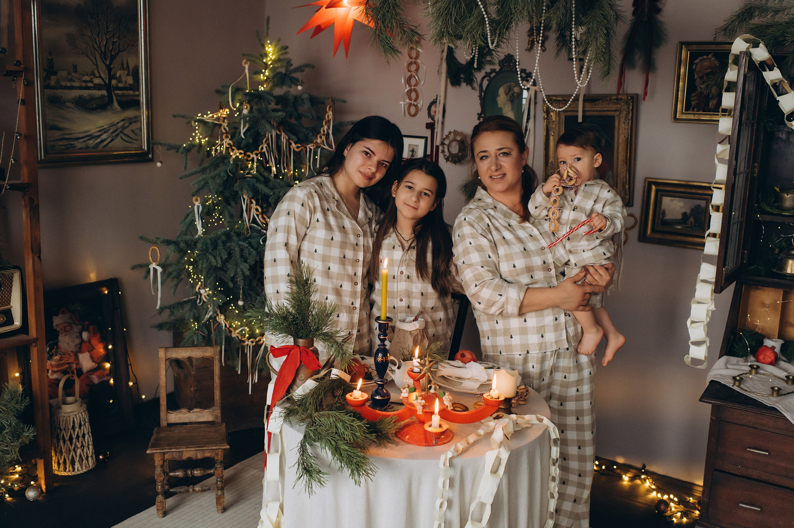 Перший тортик малюка, зйомка першого тортика Тернопіль, новорічна фотосесія, зйомка дня народження, сімейний фотограф Тернопіль, cakesmash. Сімейний, дитячий та індивідуальний фотограф в м. Тернопіль, м. Львів