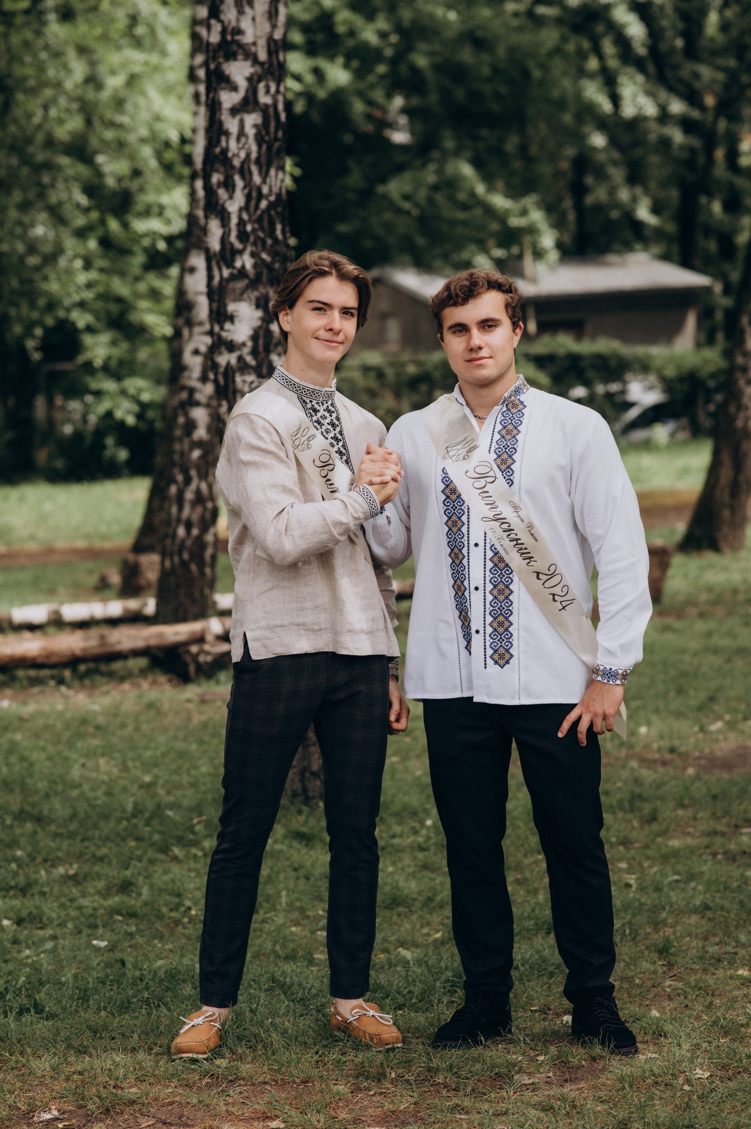 Фотосесія останнього дзвоника, фотосесія випускників Тернопіль, випускний 2024. Сімейний, дитячий та індивідуальний фотограф в м. Тернопіль, м. Львів