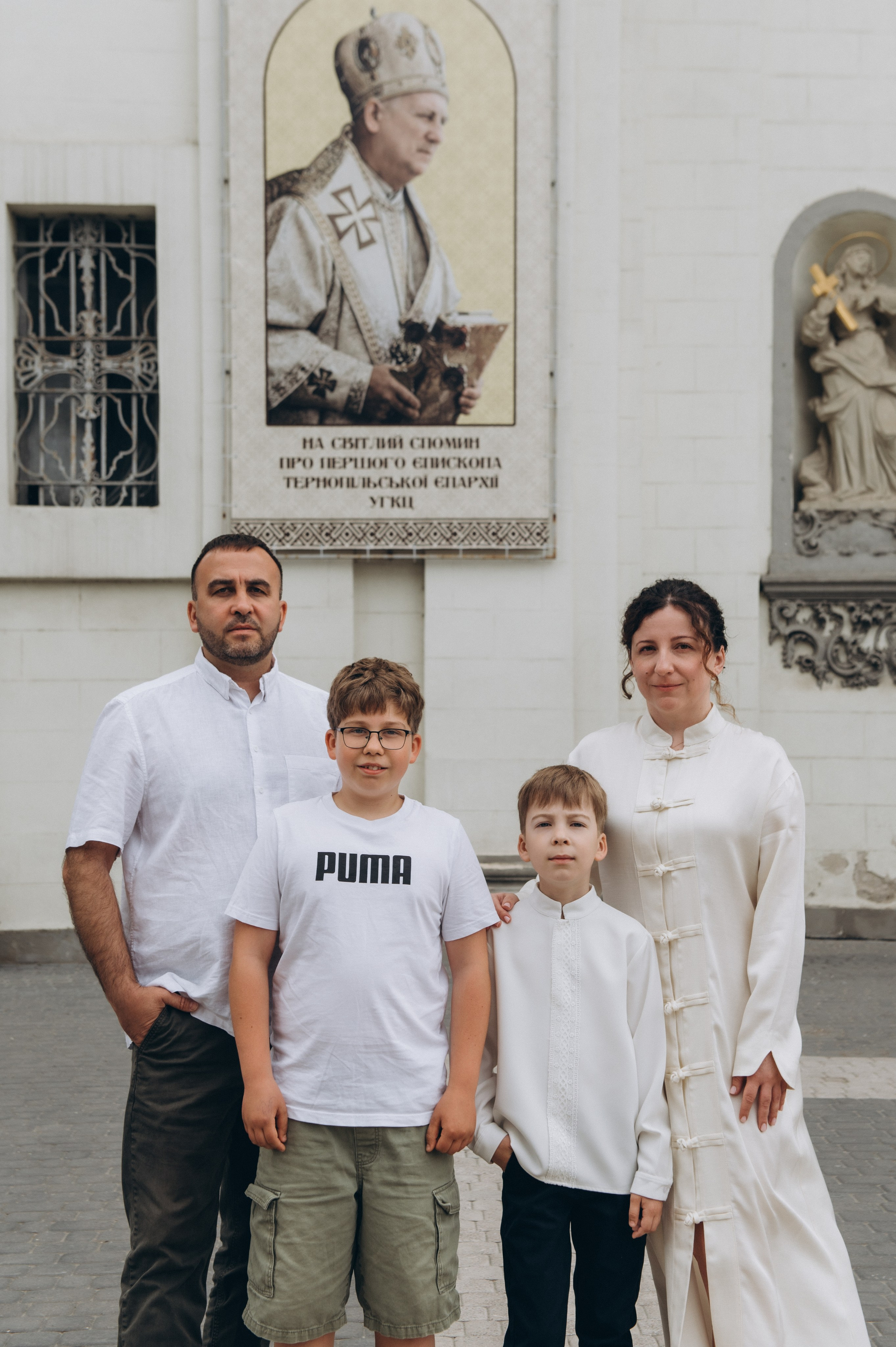 Фотосесія Першого Причастя Тернопіль, фотосесія Причастя Тернопіль, Таїнство Першого Причастя Тернопіль, Катедра Причастя Тернопіль. Сімейний, дитячий та індивідуальний фотограф в м. Тернопіль, м. Львів