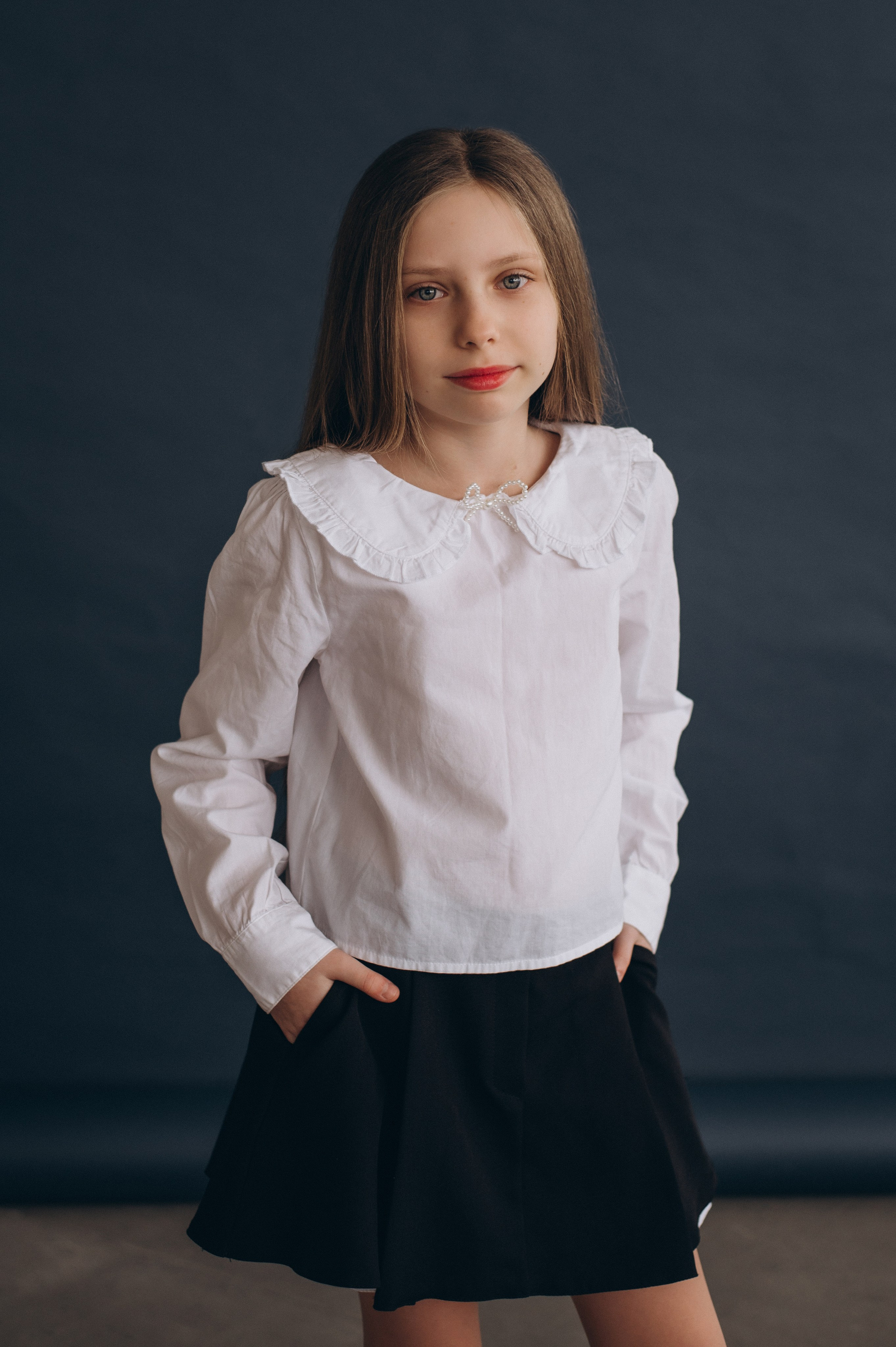 Фотосесія школярів у студії на шкільні фотоальбоми віньєтки Тернопіль, фотосесія випускників Тернопіль, шкільні фотокниги Тернопіль. Сімейний, дитячий та індивідуальний фотограф в м. Тернопіль, м. Львів