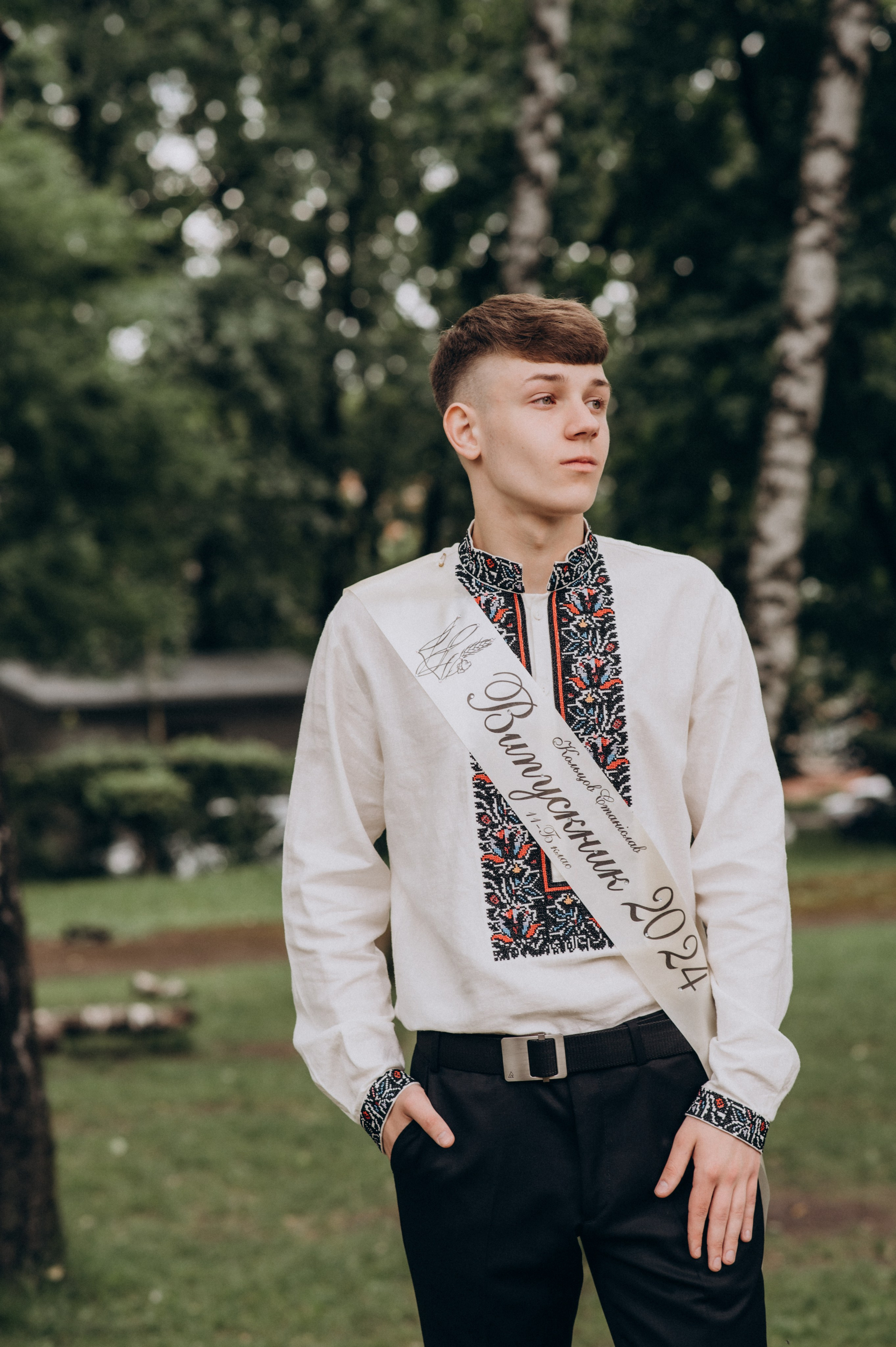 Фотосесія останнього дзвоника, фотосесія випускників Тернопіль, випускний 2024. Сімейний, дитячий та індивідуальний фотограф в м. Тернопіль, м. Львів