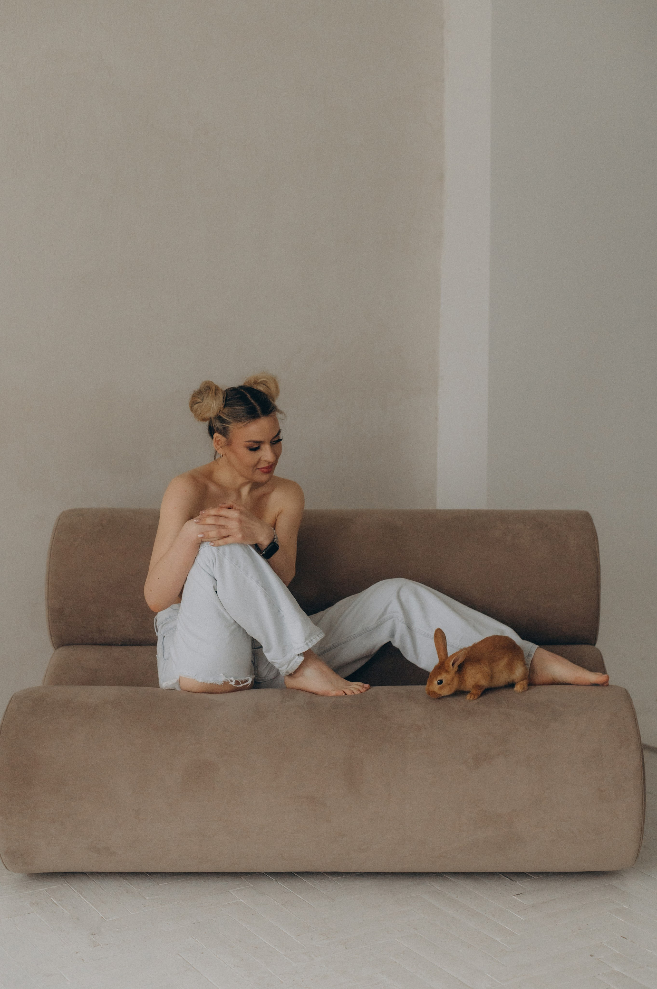 Фотосесія з кроликами Тернопіль, індивідуальний фотограф Тернопіль, індивідуальна фотосесія Тернопіль, зйомка з кроликами. Сімейний, дитячий та індивідуальний фотограф в м. Тернопіль, м. Львів