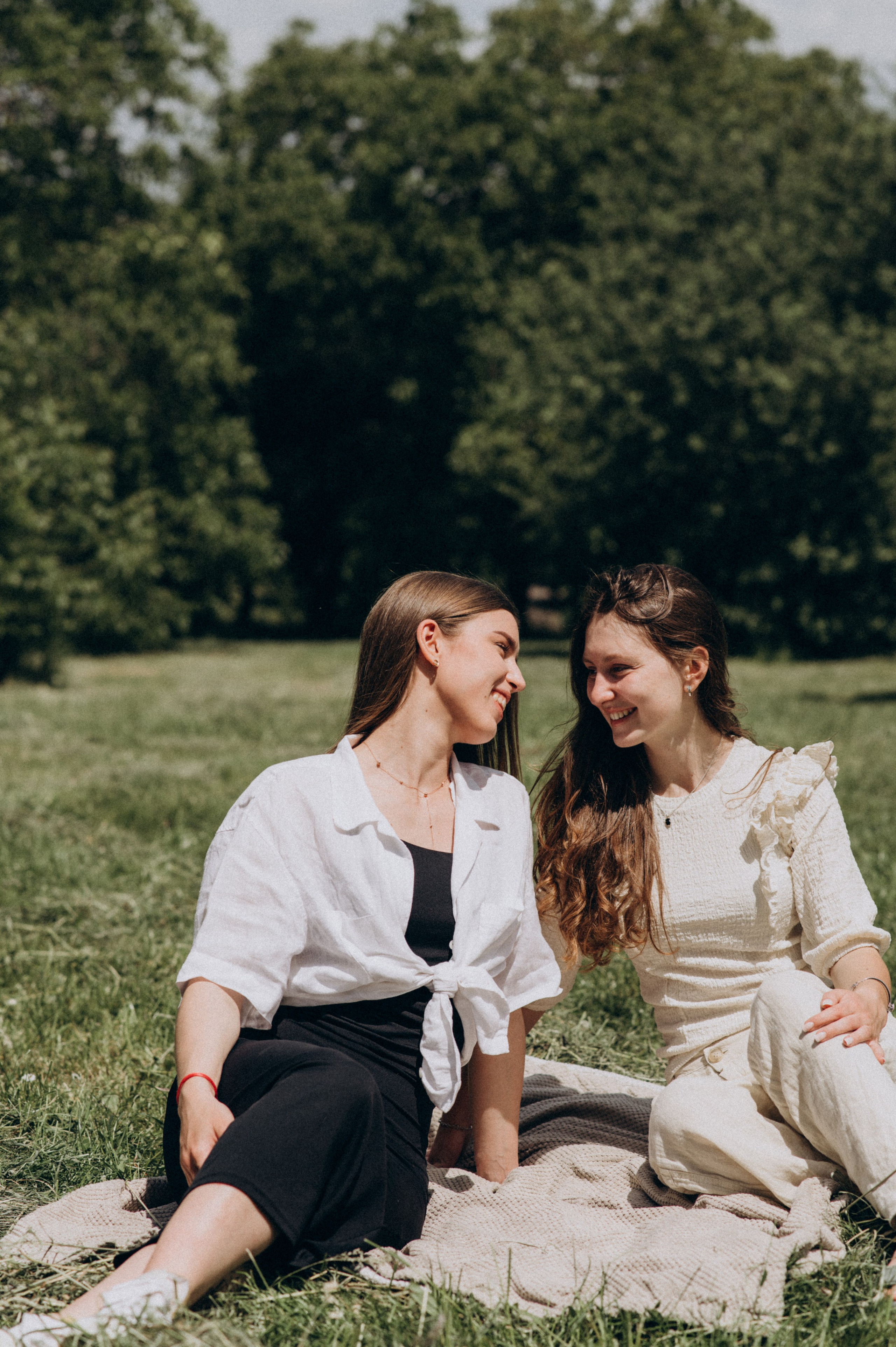 Фотосесія випускників, зйомка випускників Тернопіль Львів, випускні фотоальбоми Тернопіль, шкільні фотоальбоми Тернопіль. Сімейний, дитячий та індивідуальний фотограф в м. Тернопіль, м. Львів
