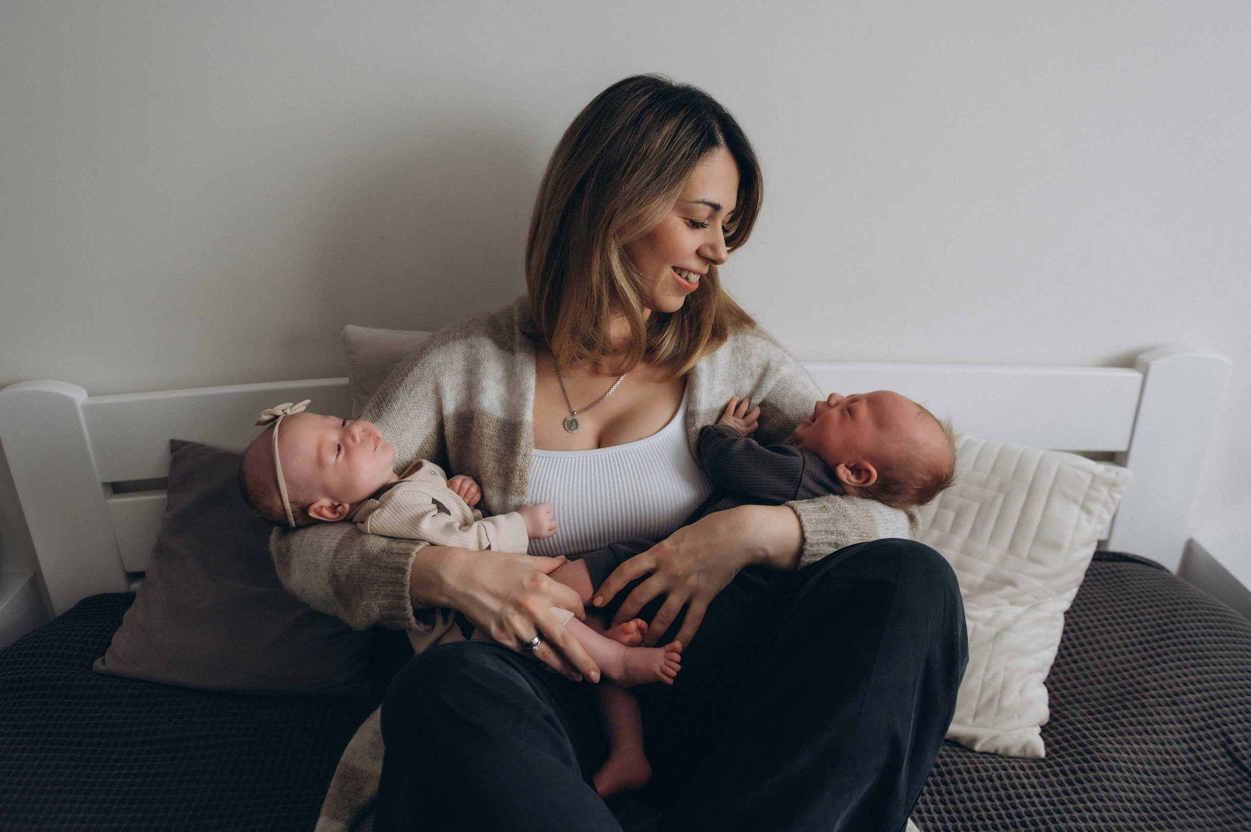 Сімейна фотосесія вдома Тернопіль, сімейний фотограф Львів Тернопіль, сімейна фотосесія Тернопіль, фотосесія двійні, зйомка близнюків. Сімейний, дитячий та індивідуальний фотограф в м. Тернопіль, м. Львів