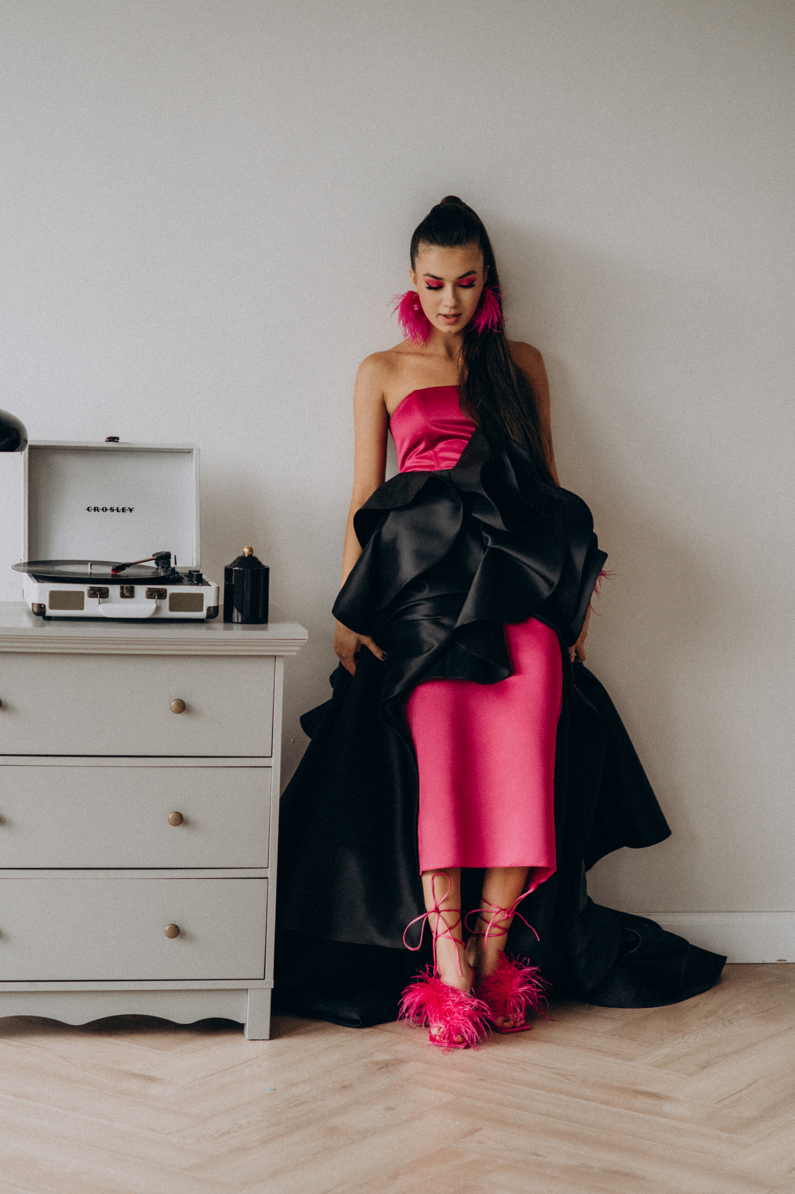 Випускниця, зйомка у студії, фотосесія випускного Тернопіль Львів. Сімейний, дитячий та індивідуальний фотограф в м. Тернопіль, м. Львів