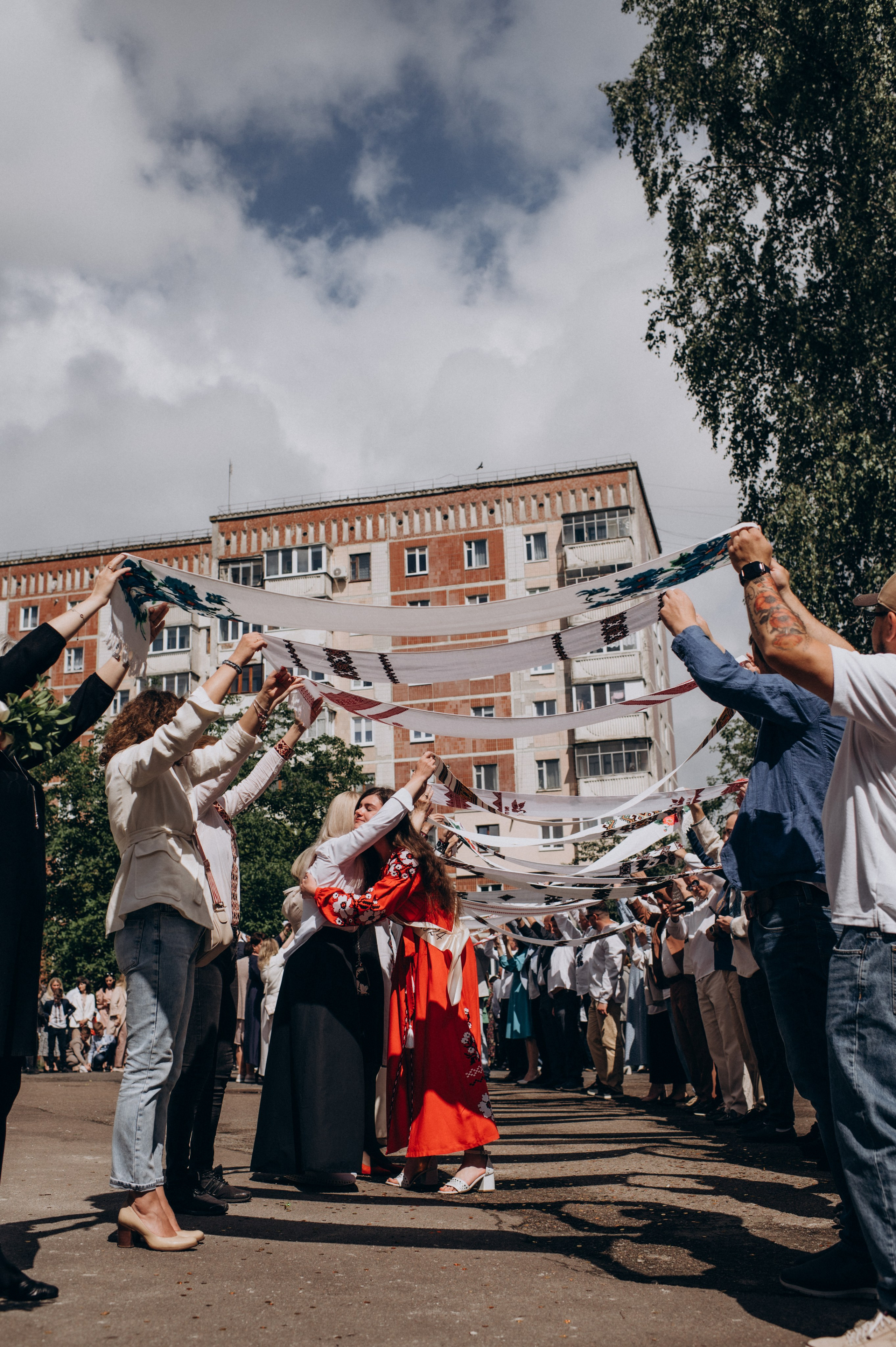 Фотосесія останнього дзвоника, фотосесія випускників Тернопіль, випускний 2024. Сімейний, дитячий та індивідуальний фотограф в м. Тернопіль, м. Львів