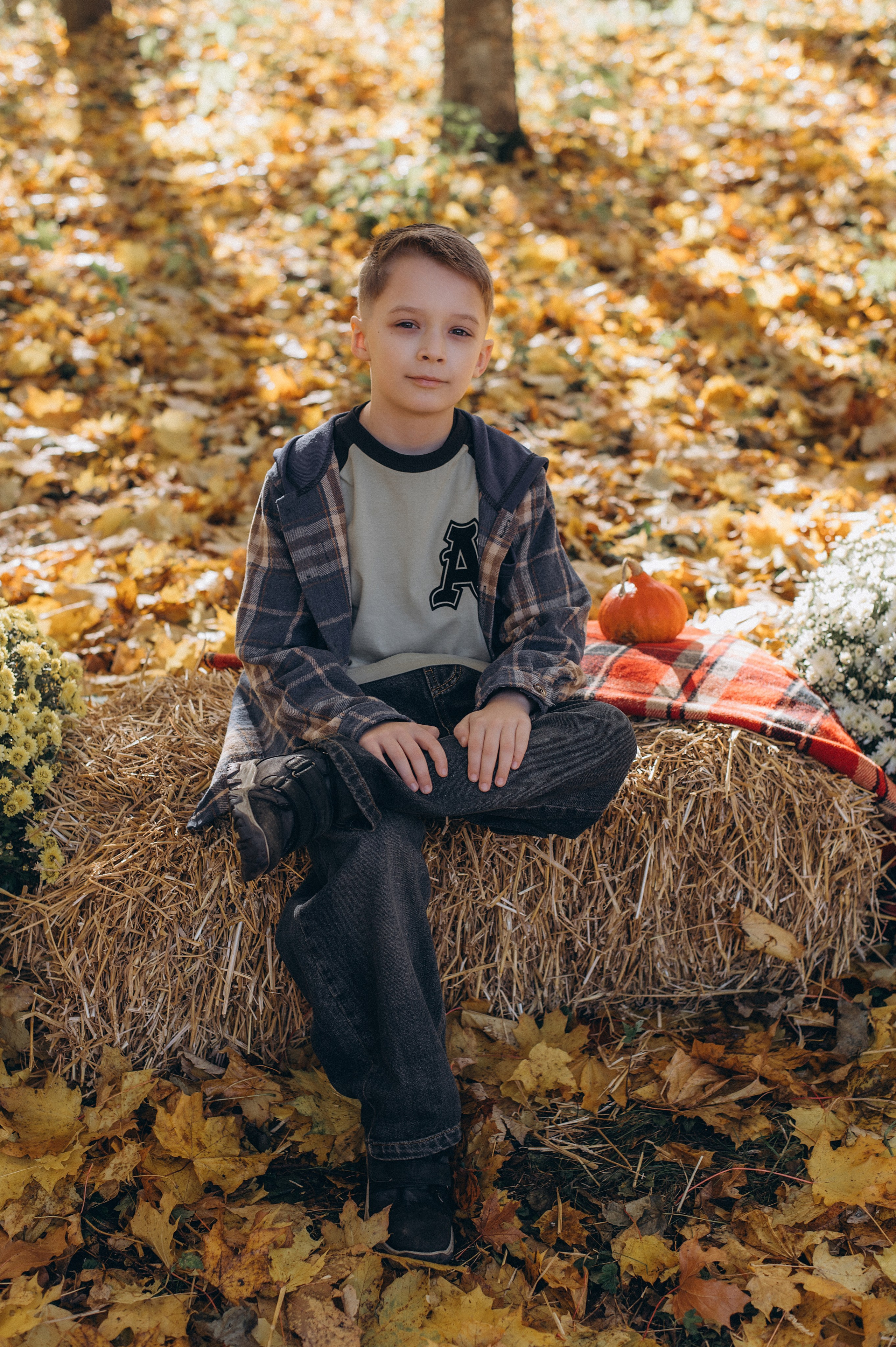 Осіння фотосесія 4 класу на віньєтки, випускні фотоальбоми Тернопіль, фотосесія випускників Тернопіль, шкільний випускний альбом Тернопіль. Сімейний, дитячий та індивідуальний фотограф в м. Тернопіль, м. Львів