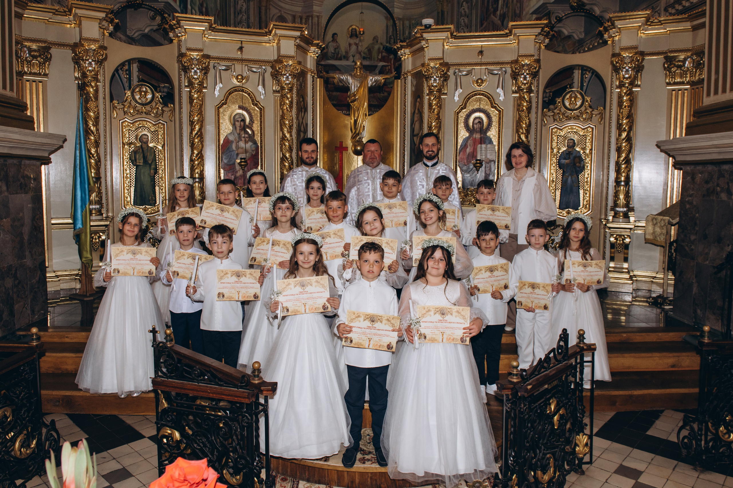 Фотосесія Першого Причастя Тернопіль, фотосесія Причастя Тернопіль, Таїнство Першого Причастя Тернопіль, Катедра Причастя Тернопіль. Сімейний, дитячий та індивідуальний фотограф в м. Тернопіль, м. Львів