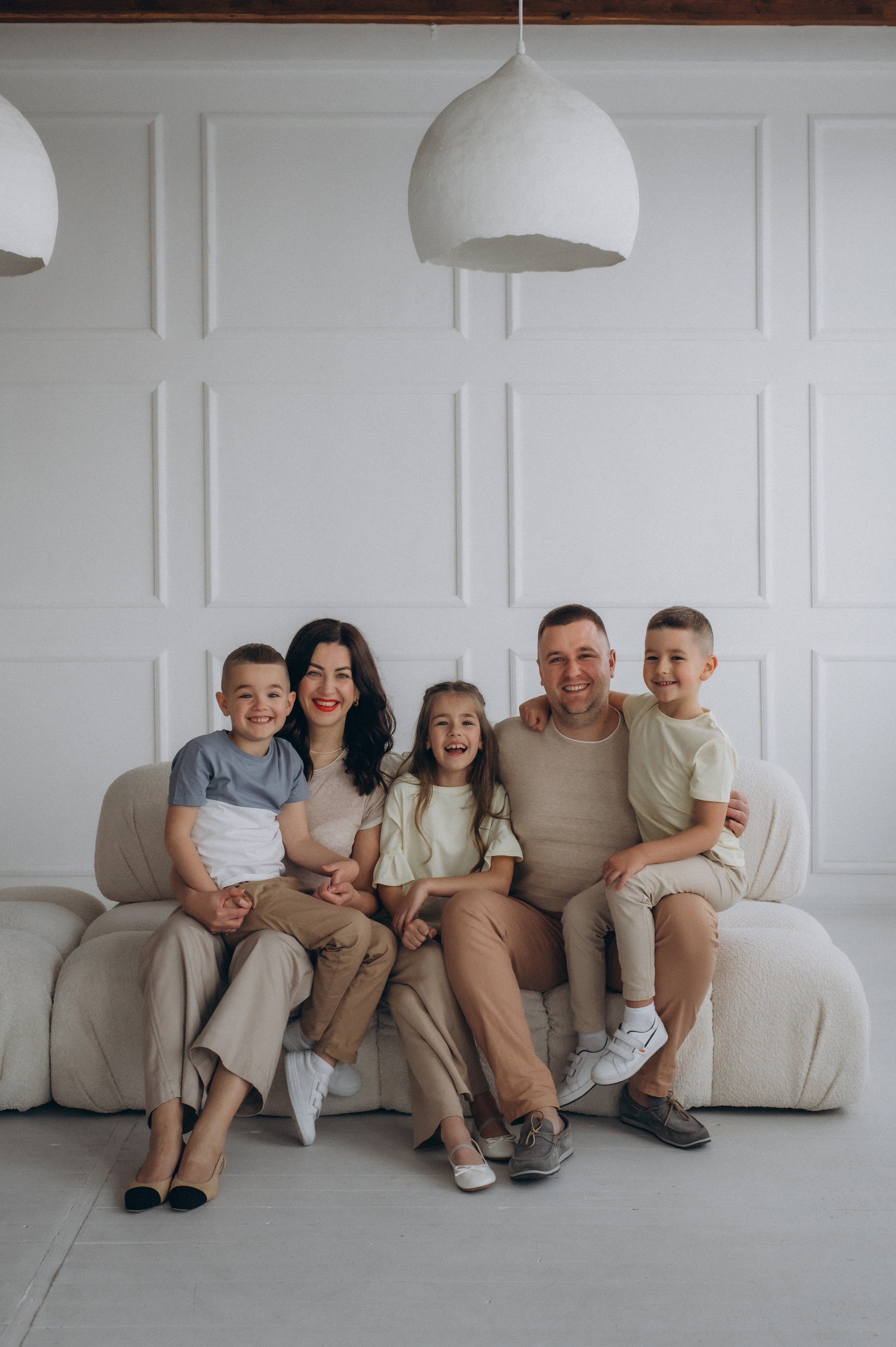 Сімейна фотосесія Тернопіль, сімейний фотограф Тернопіль Львів, зйомка дітей, портретний фотограф Тернопіль, фотосесія Причастя у студії. Сімейний, дитячий та індивідуальний фотограф в м. Тернопіль, м. Львів