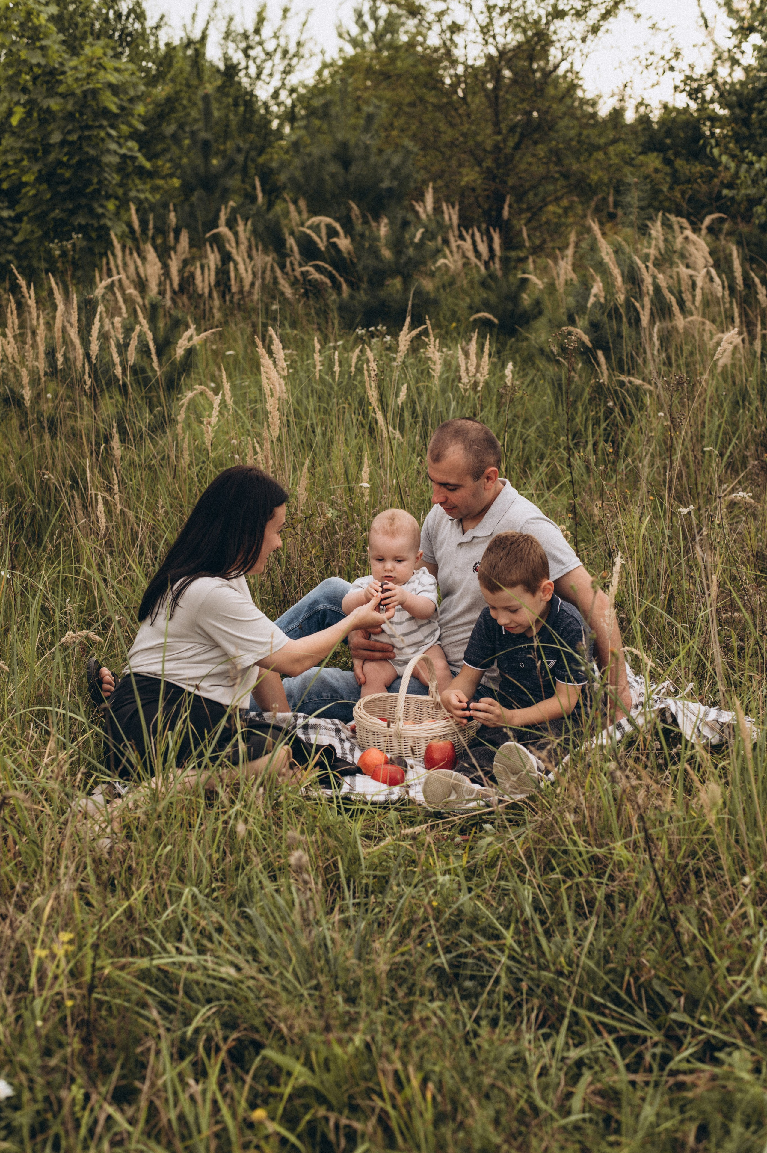Сімейна фотосесія, сімейний фотограф Тернопіль, сімейна зйомка на природі. Сімейний, дитячий та індивідуальний фотограф в м. Тернопіль, м. Львів