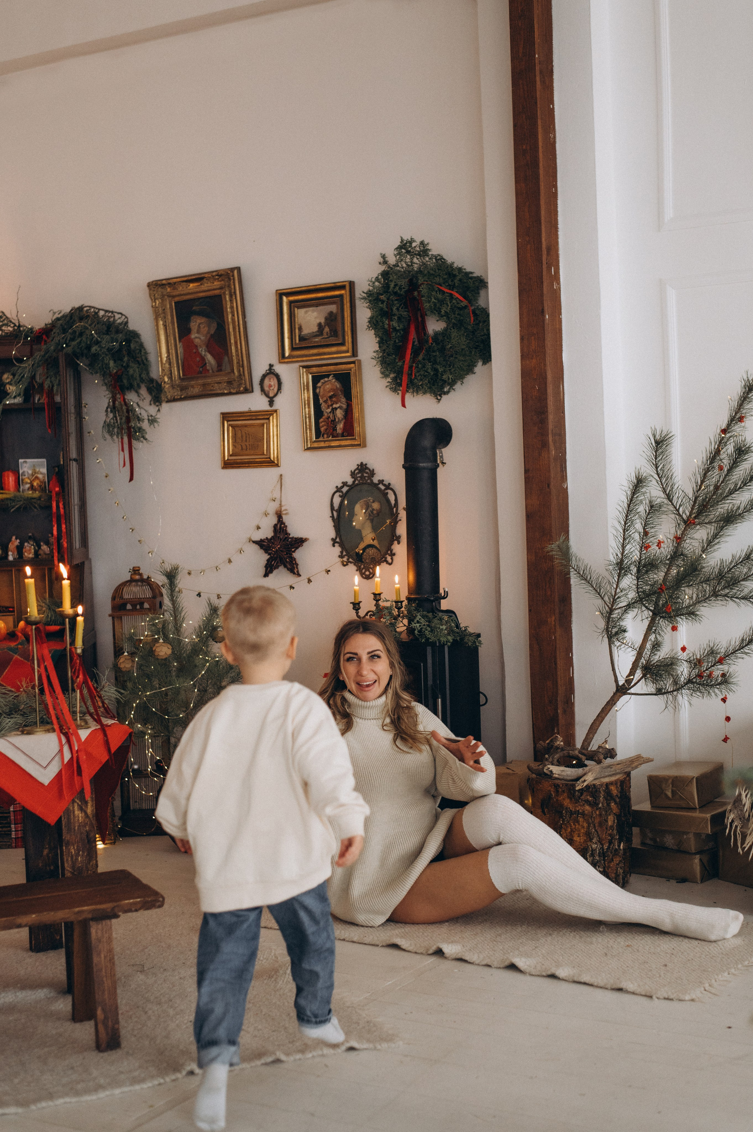 Новорічна сімейна фотосесія у студії Тернопіль, фотосесія мами та дитини, сімейний фотограф Тернопіль, новорічна зйомка. Сімейний, дитячий та індивідуальний фотограф в м. Тернопіль, м. Львів