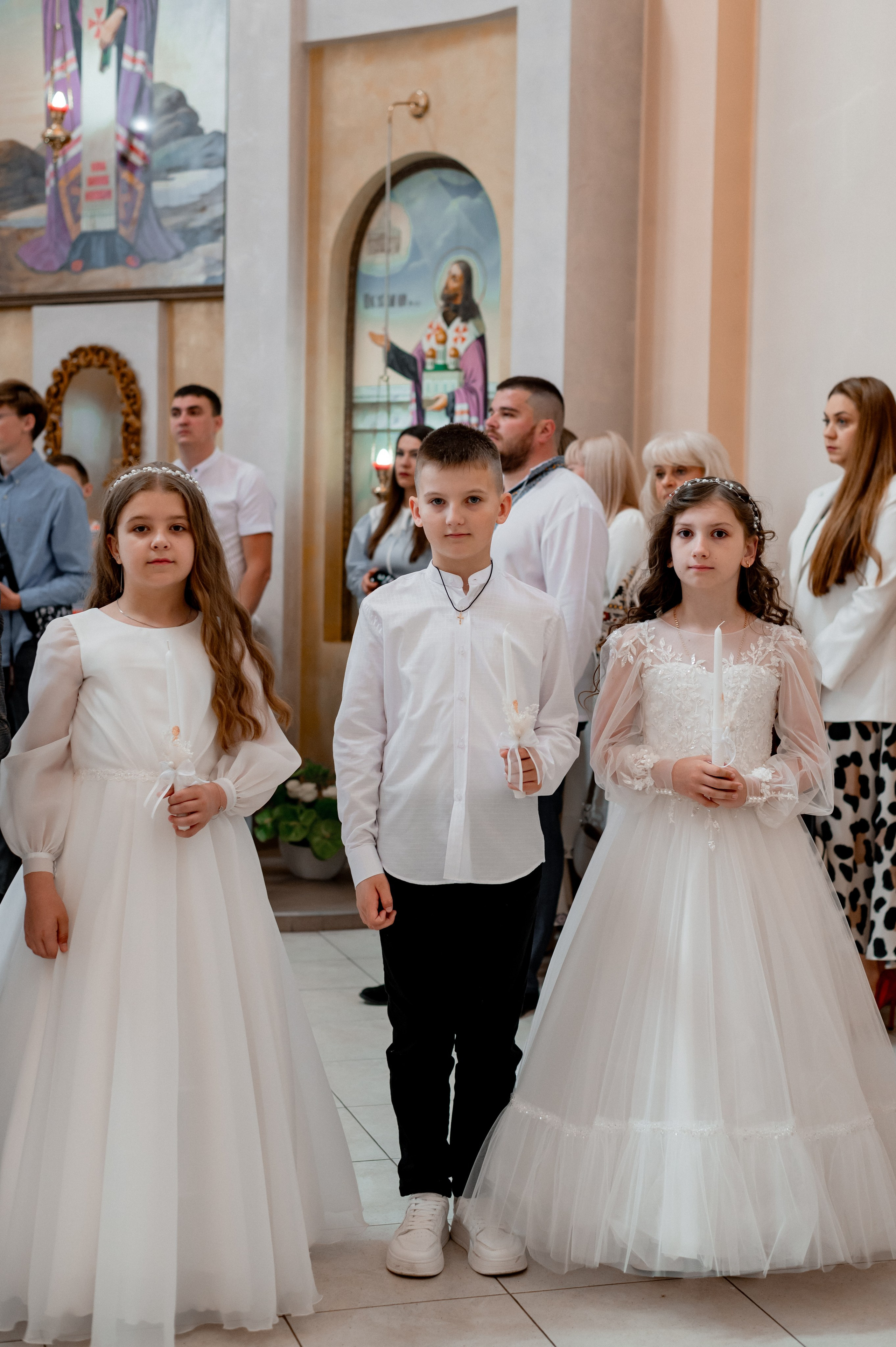 Фотосесія Першого Причастя Тернопіль, зйомка Причастя Тернопіль, Таїнство Першого Причастя Тернопіль, Катедра Причастя Тернопіль. Сімейний, дитячий та індивідуальний фотограф в м. Тернопіль, м. Львів