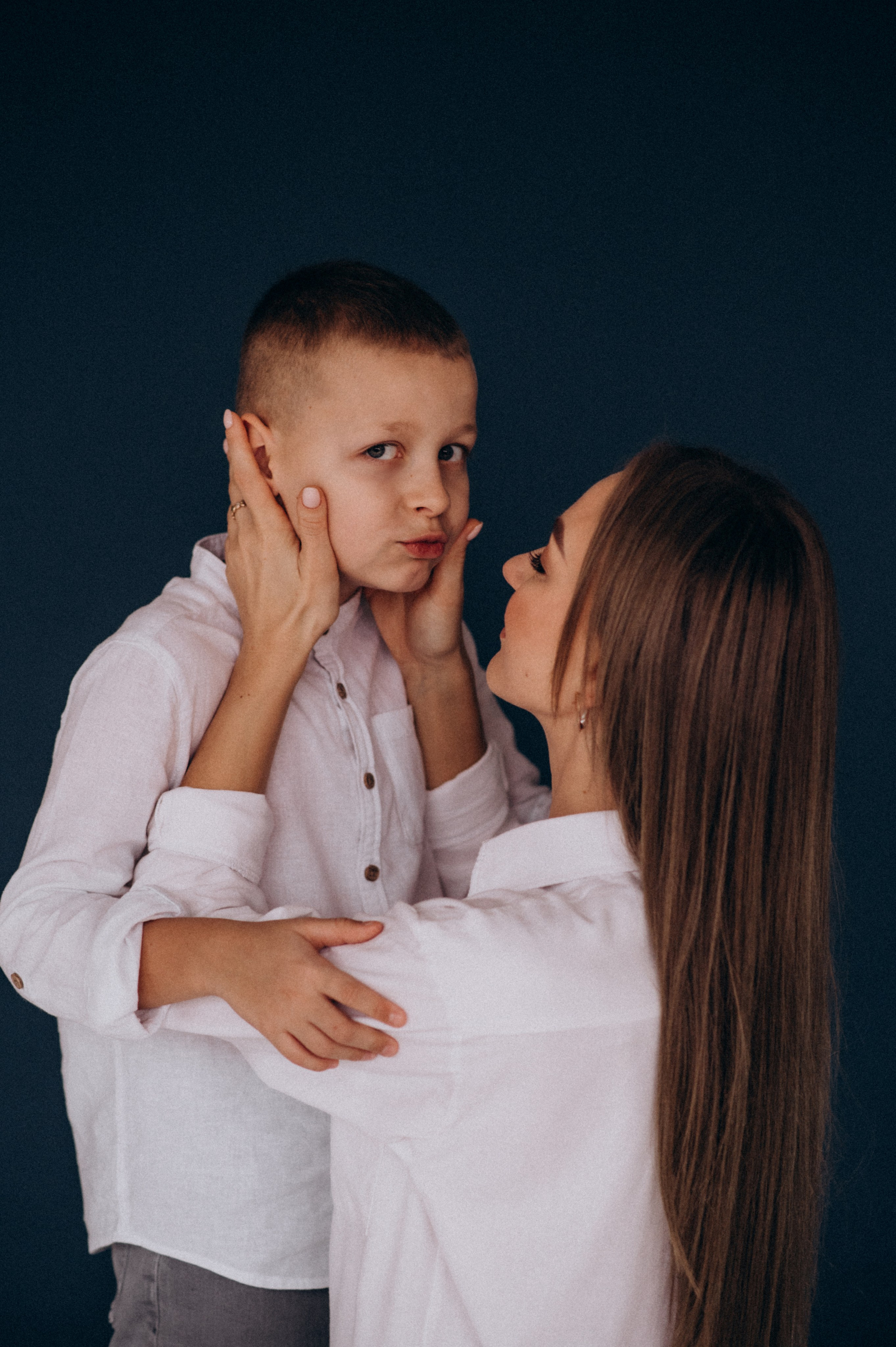 Фотосесія мама і син, сімейна фотосесія Тернопіль Львів. Сімейний, дитячий та індивідуальний фотограф в м. Тернопіль, м. Львів