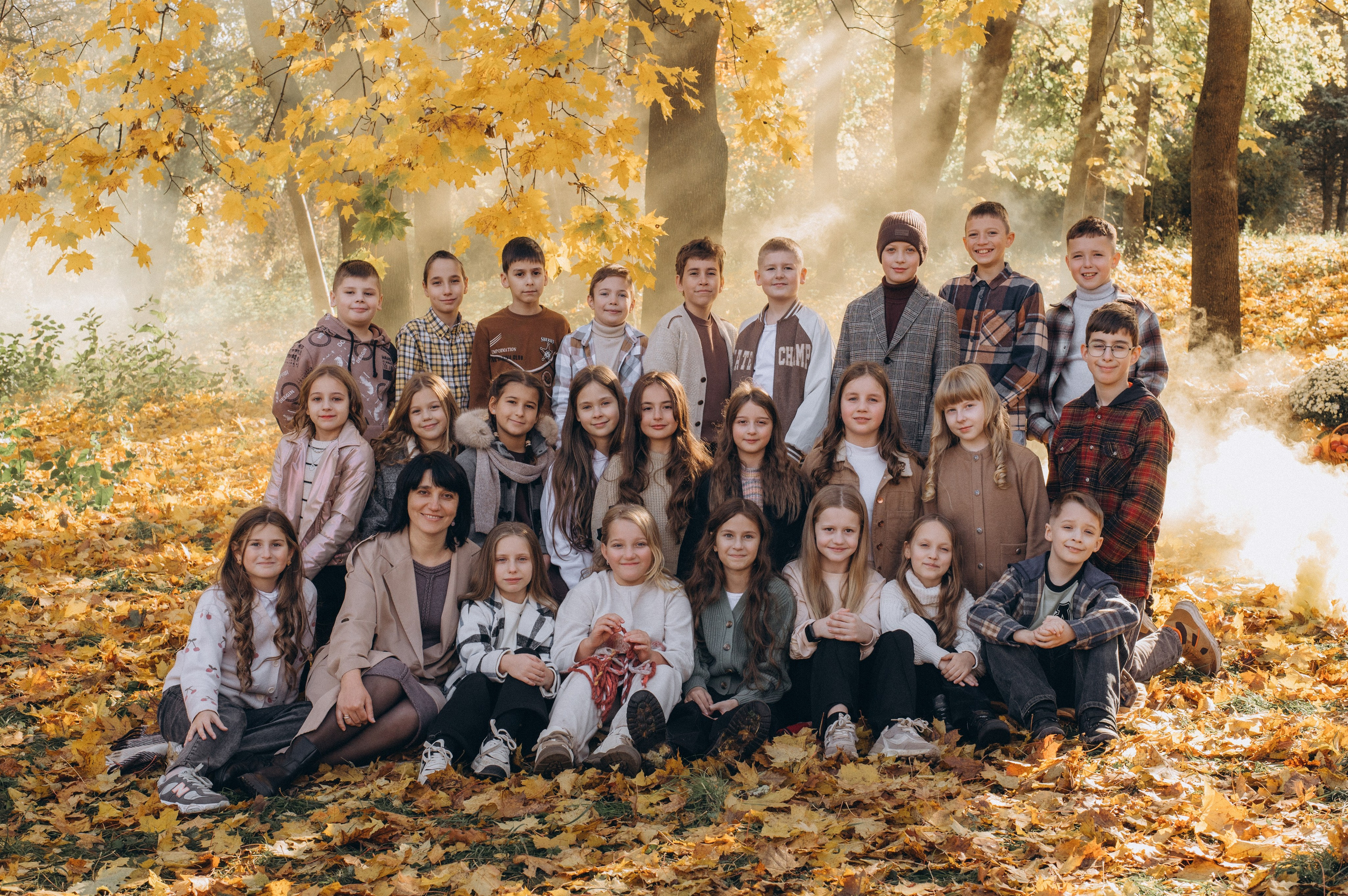 Осіння фотосесія 4 класу на віньєтки, випускні фотоальбоми Тернопіль, фотосесія випускників Тернопіль, шкільний випускний альбом Тернопіль. Сімейний, дитячий та індивідуальний фотограф в м. Тернопіль, м. Львів