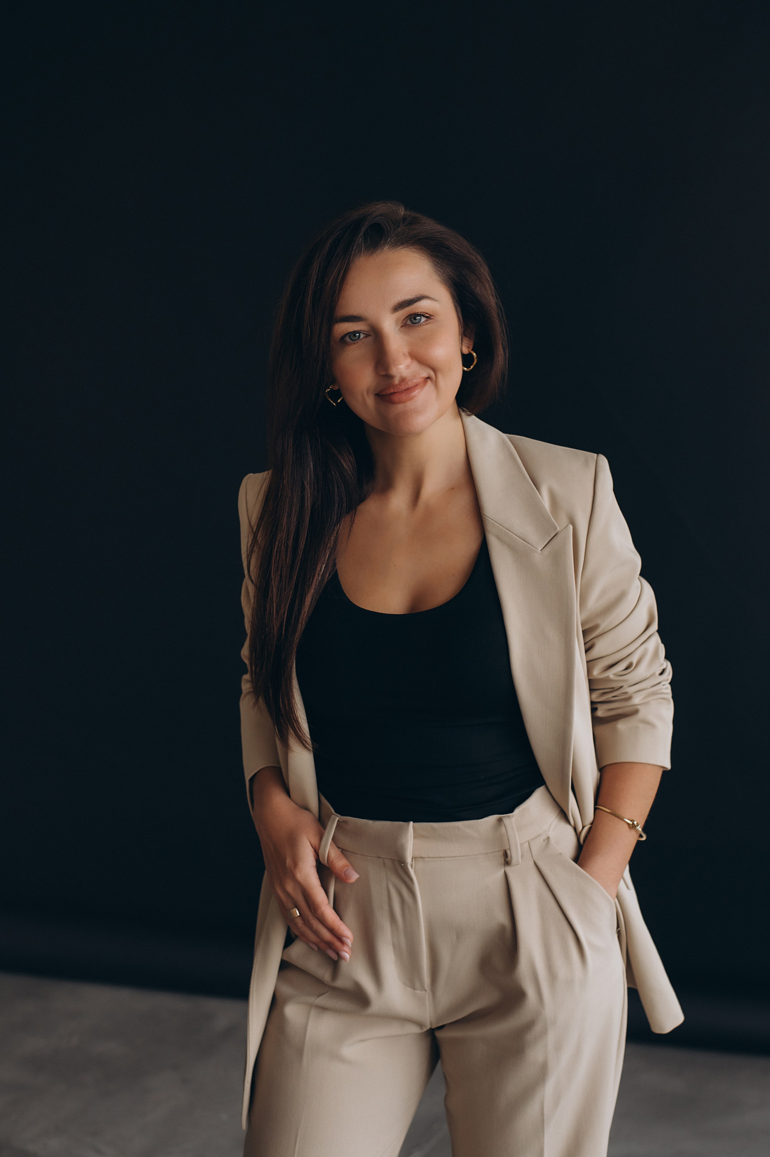 Портретна фотосесія Тернопіль, зйомка дівчат, контент фотосесія Тернопіль, зйомка контенту для інстаграм, індивідуальний фотограф Тернопіль. Сімейний, дитячий та індивідуальний фотограф в м. Тернопіль, м. Львів