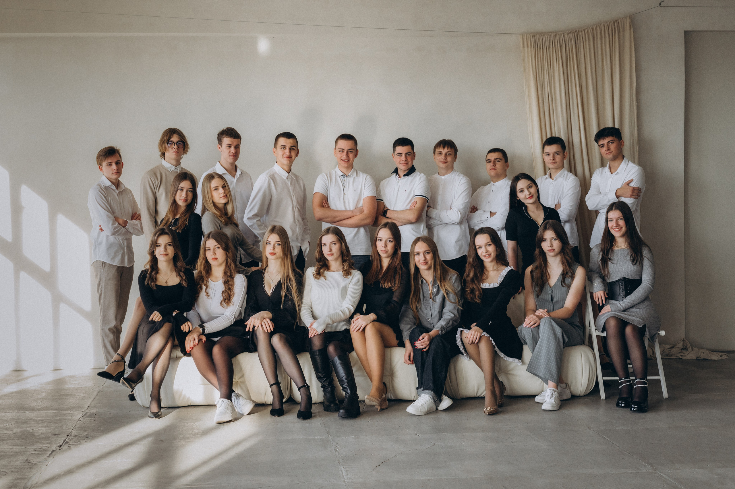 Фотосесія випускників, фотосесія на віньєтки Тернопіль, випускники Тернопіль, випуск 2025. Сімейний, дитячий та індивідуальний фотограф в м. Тернопіль, м. Львів