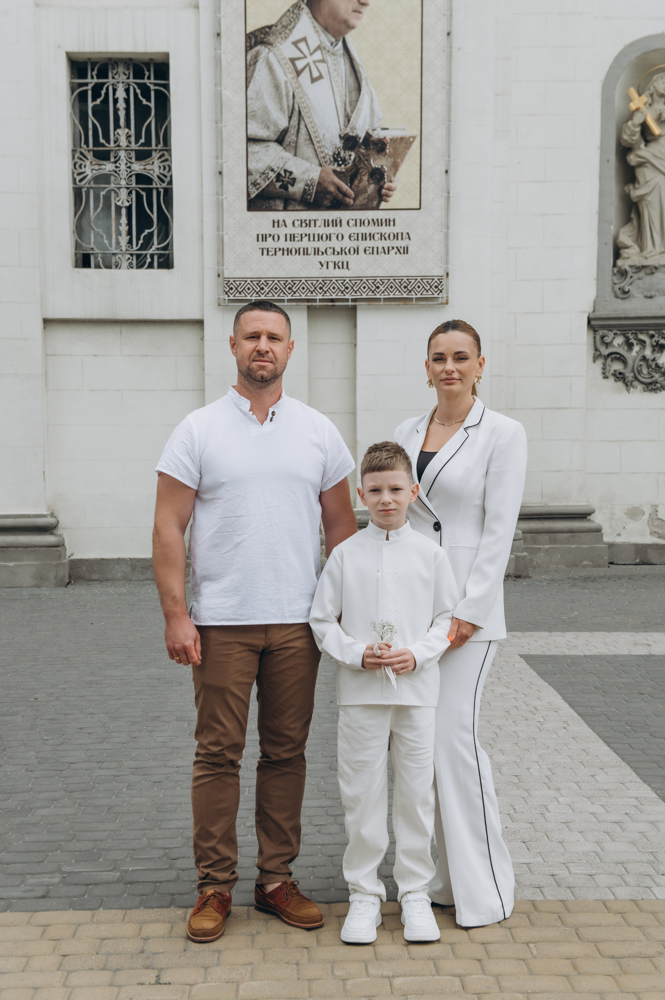 Фотосесія Першого Причастя Тернопіль, фотосесія Причастя Тернопіль, Таїнство Першого Причастя Тернопіль, Катедра Причастя Тернопіль. Сімейний, дитячий та індивідуальний фотограф в м. Тернопіль, м. Львів