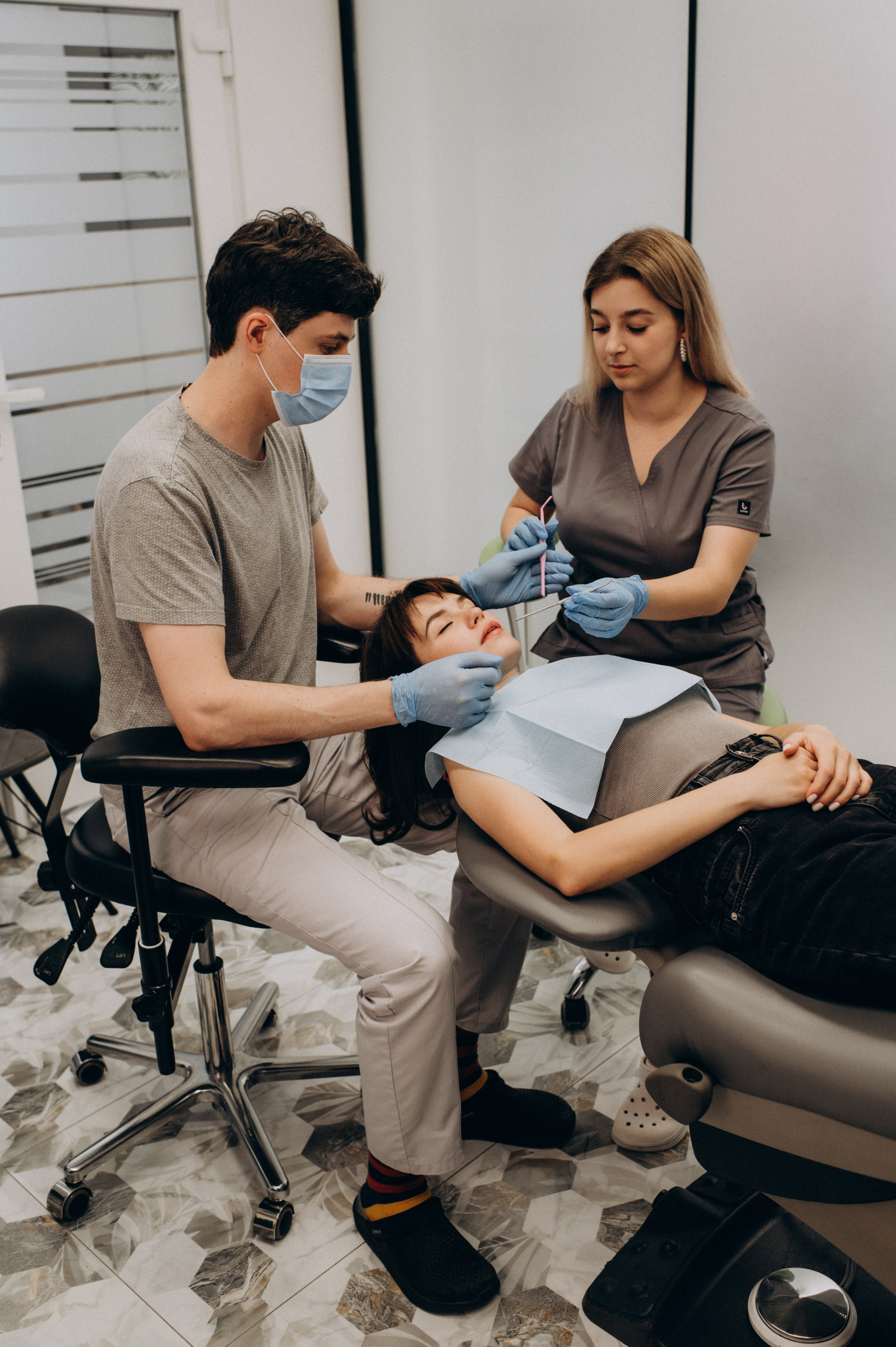 Фотосесія стоматології, зйомка стоматологічної клініки, контент для стоматолога. Сімейний, дитячий та індивідуальний фотограф в м. Тернопіль, м. Львів