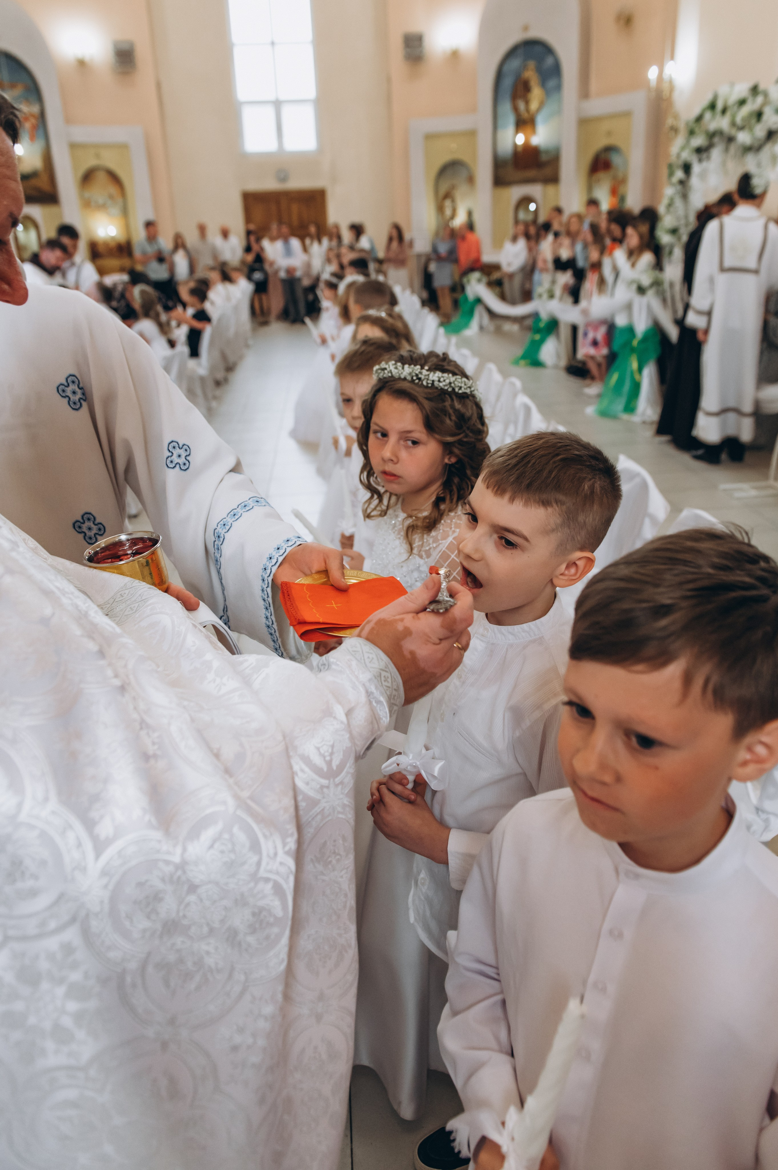 Фотосесія Причастя Тернопіль, зйомка Причастя, фотограф на Причастя Тернопіль, Причастя Львів, церква Петра і Павла. Сімейний, дитячий та індивідуальний фотограф в м. Тернопіль, м. Львів