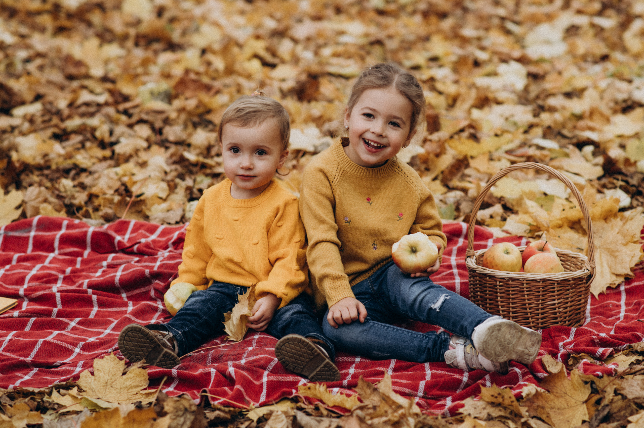 Осіння сімейна фотосесія. Сімейний, дитячий та індивідуальний фотограф в м. Тернопіль, м. Львів