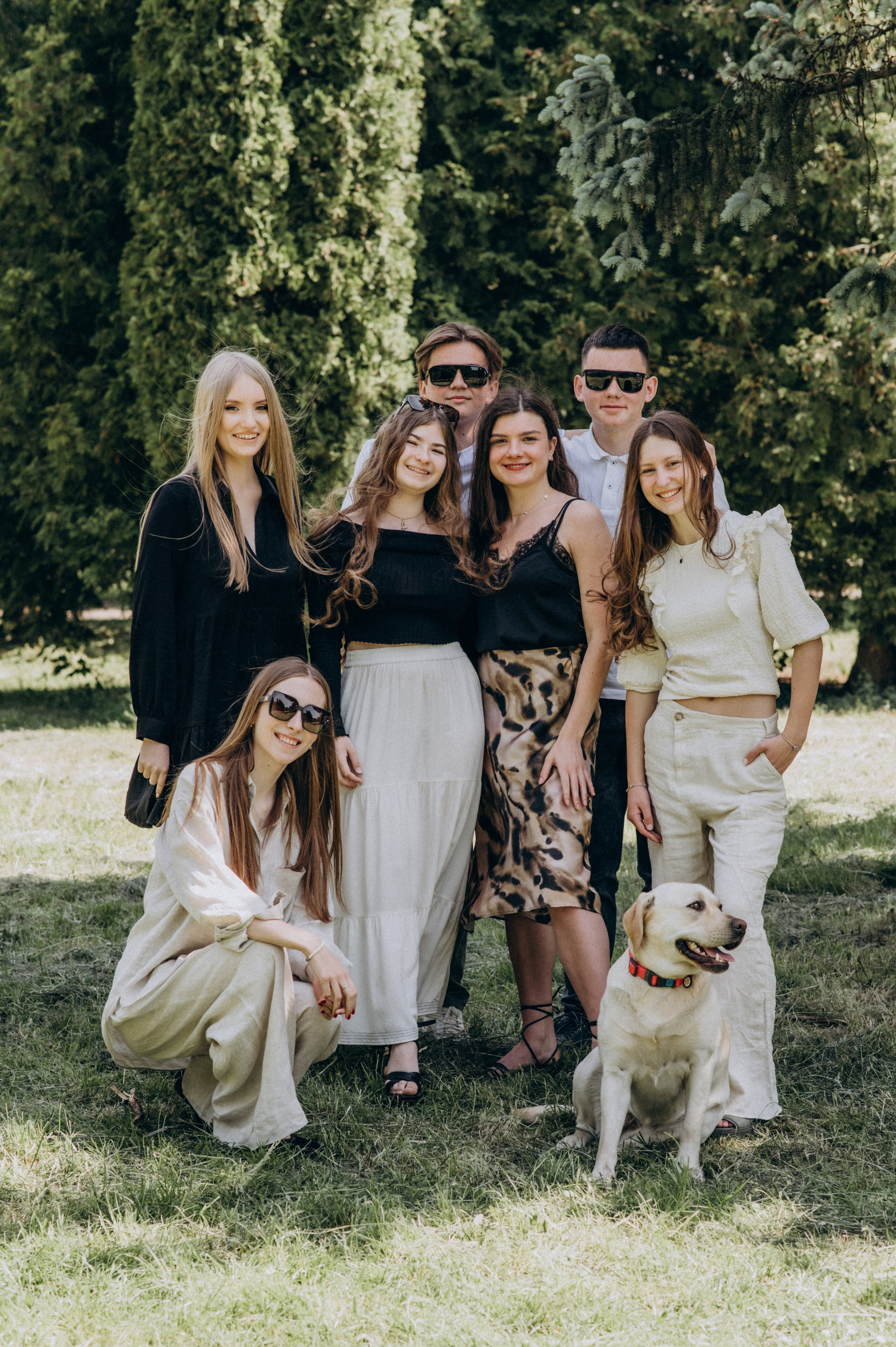 Фотосесія випускників, зйомка випускників Тернопіль Львів, випускні фотоальбоми Тернопіль, шкільні фотоальбоми Тернопіль. Сімейний, дитячий та індивідуальний фотограф в м. Тернопіль, м. Львів