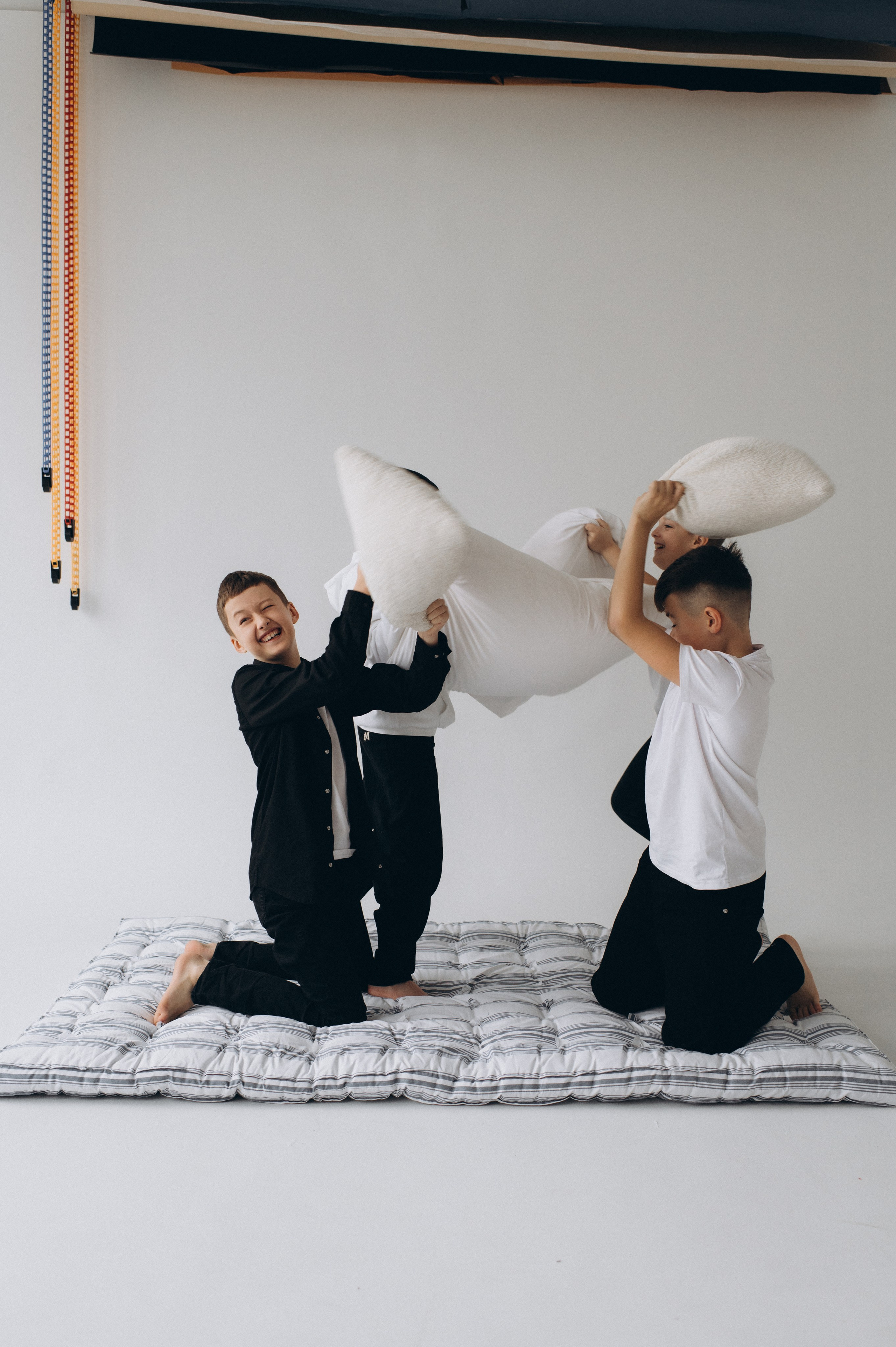 Шкільна фотосесія на віньєтки Тернопіль, шкільні альбоми, фотосесія випускників Тернопіль, випускний альбом, фотограф випускний Тернопіль. Сімейний, дитячий та індивідуальний фотограф в м. Тернопіль, м. Львів