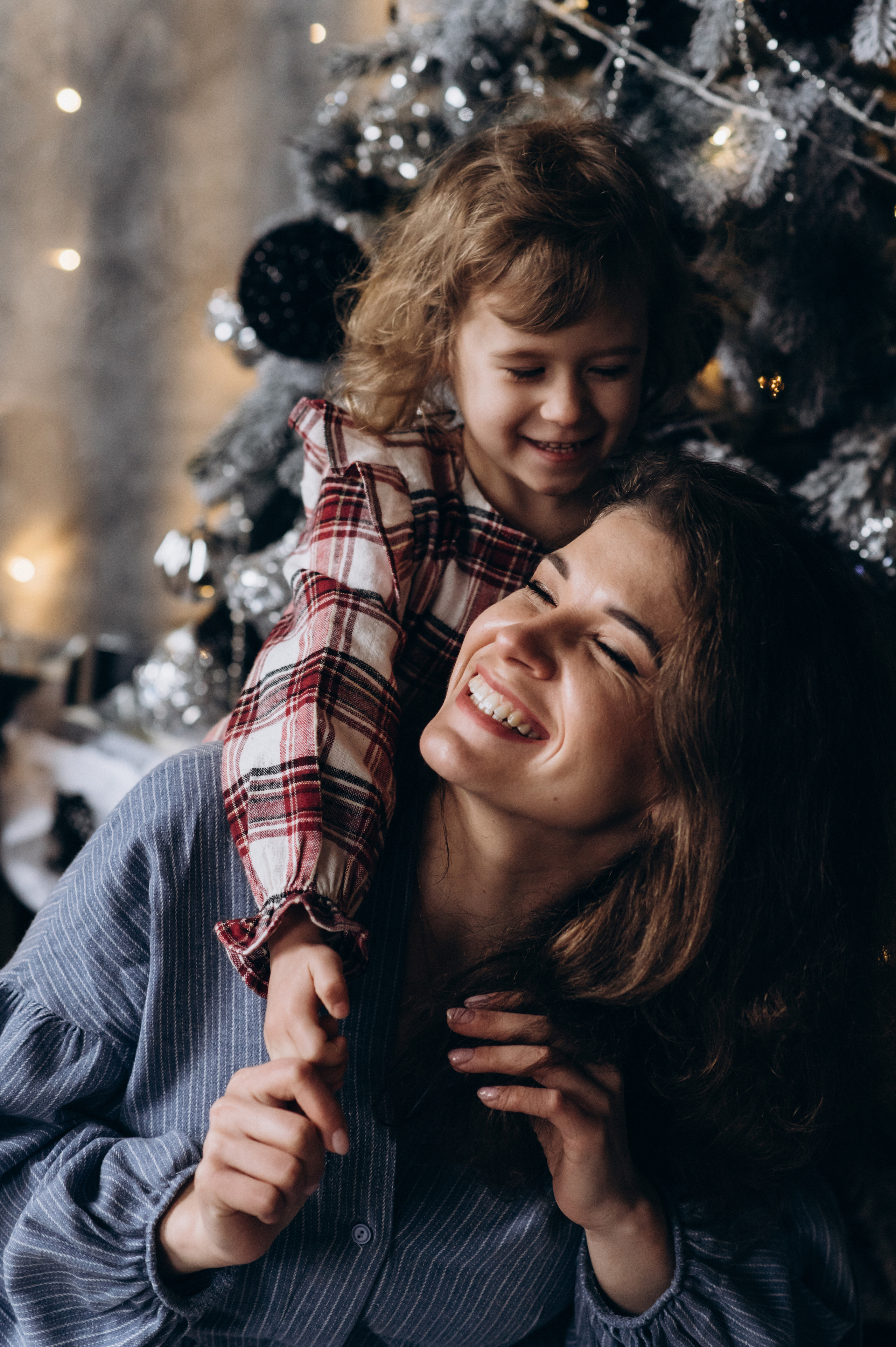 Новорічна сімейна зйомка у студії. Сімейний, дитячий та індивідуальний фотограф в м. Тернопіль, м. Львів