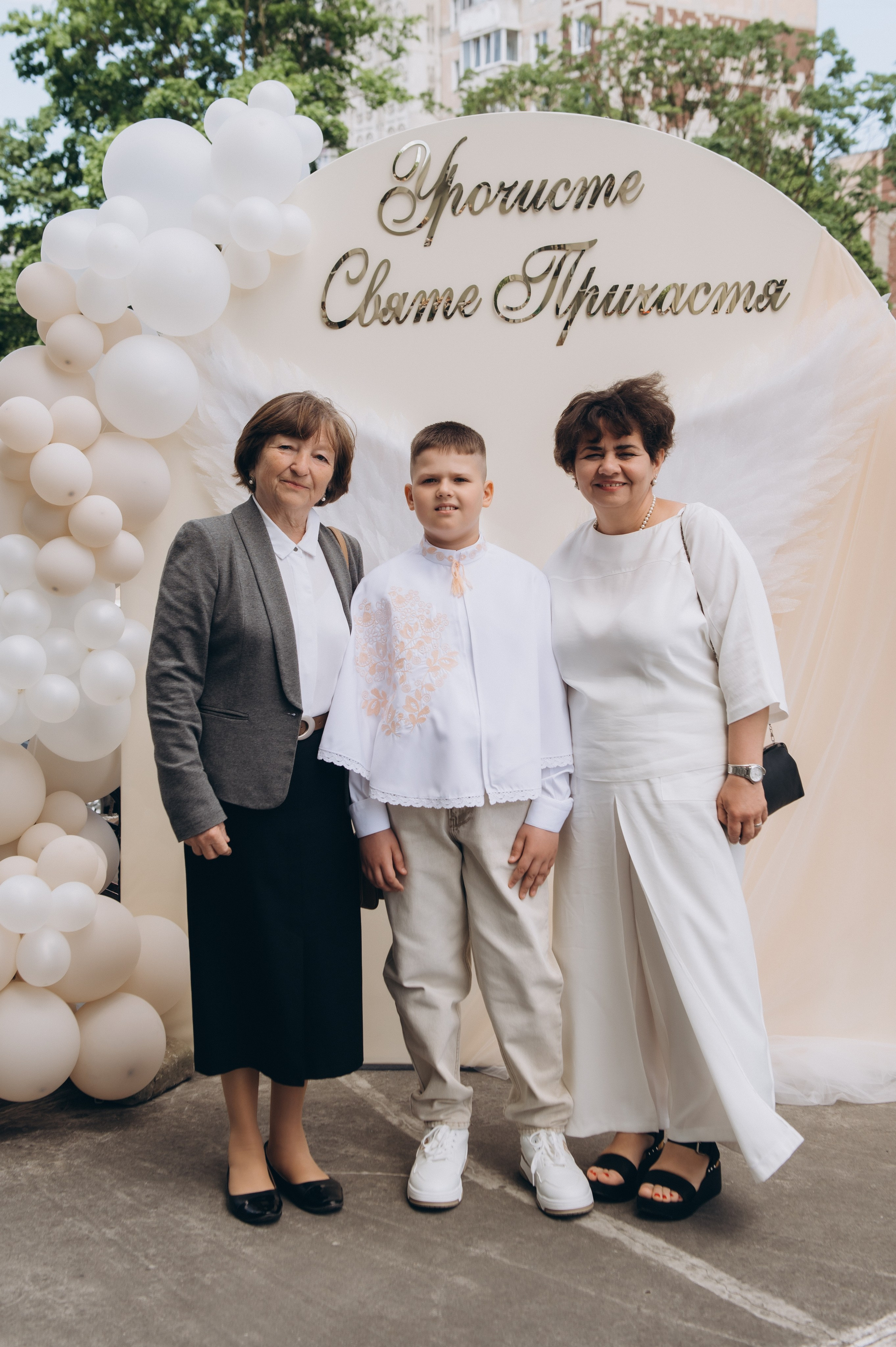 Фотосесія Причастя Тернопіль церква Св Михаїла, фотограф на Причастя Тернопіль, фотосесія Літургії Причастя Тернопіль. Сімейний, дитячий та індивідуальний фотограф в м. Тернопіль, м. Львів