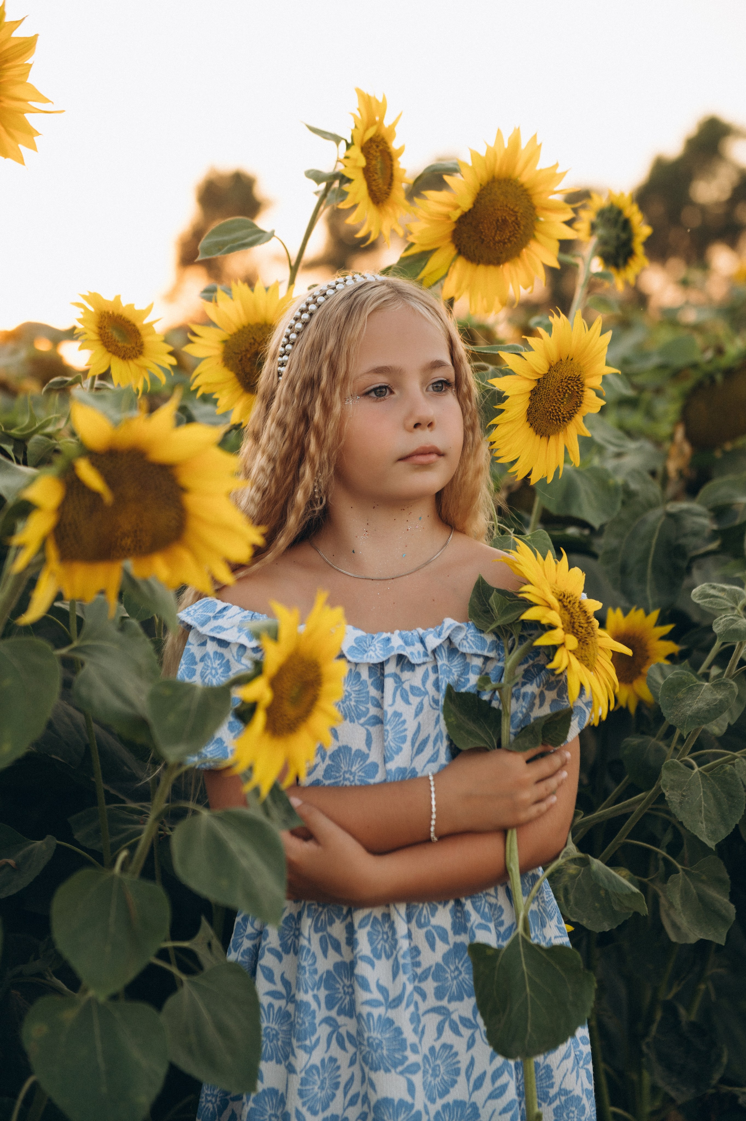 Фотосесія у соняшниках, дитячий фотограф Тернопіль, сімейний фотограф Тернопіль, дитяча фотосесія, фотосесія в полі, зйомка дітей. Сімейний, дитячий та індивідуальний фотограф в м. Тернопіль, м. Львів