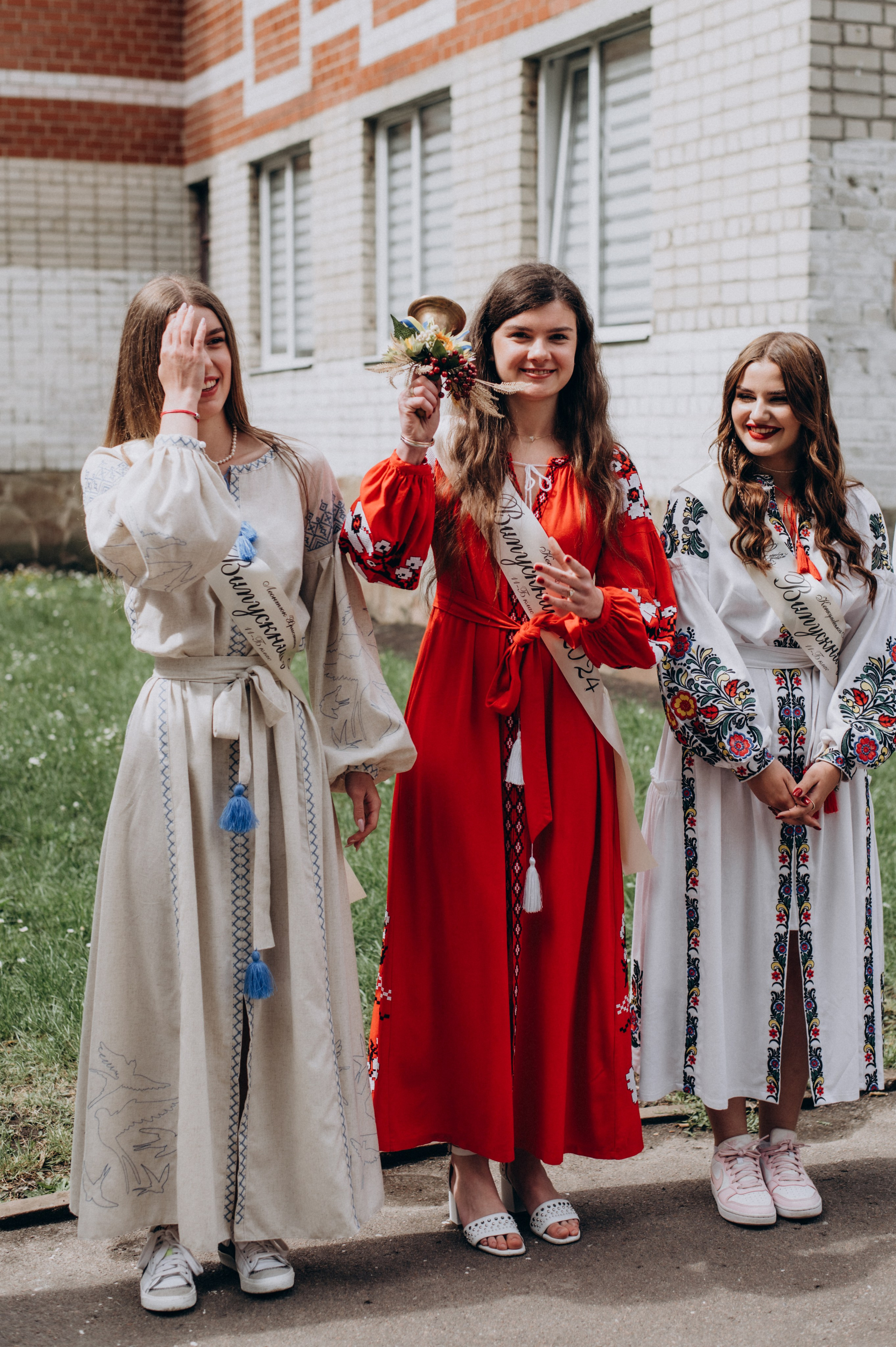 Фотосесія останнього дзвоника, фотосесія випускників Тернопіль, випускний 2024. Сімейний, дитячий та індивідуальний фотограф в м. Тернопіль, м. Львів