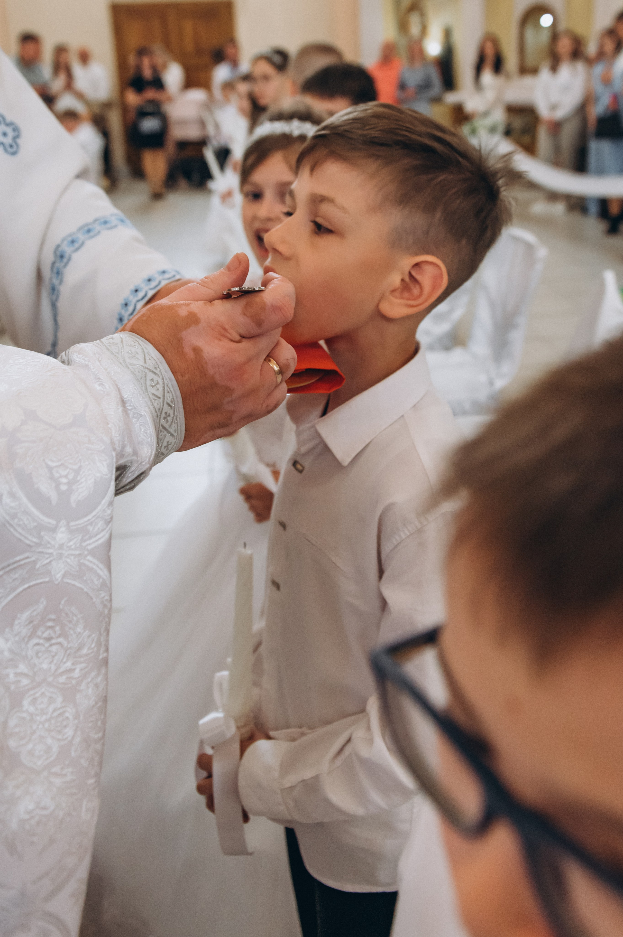 Фотосесія Причастя Тернопіль, зйомка Причастя, фотограф на Причастя Тернопіль, Причастя Львів, церква Петра і Павла. Сімейний, дитячий та індивідуальний фотограф в м. Тернопіль, м. Львів