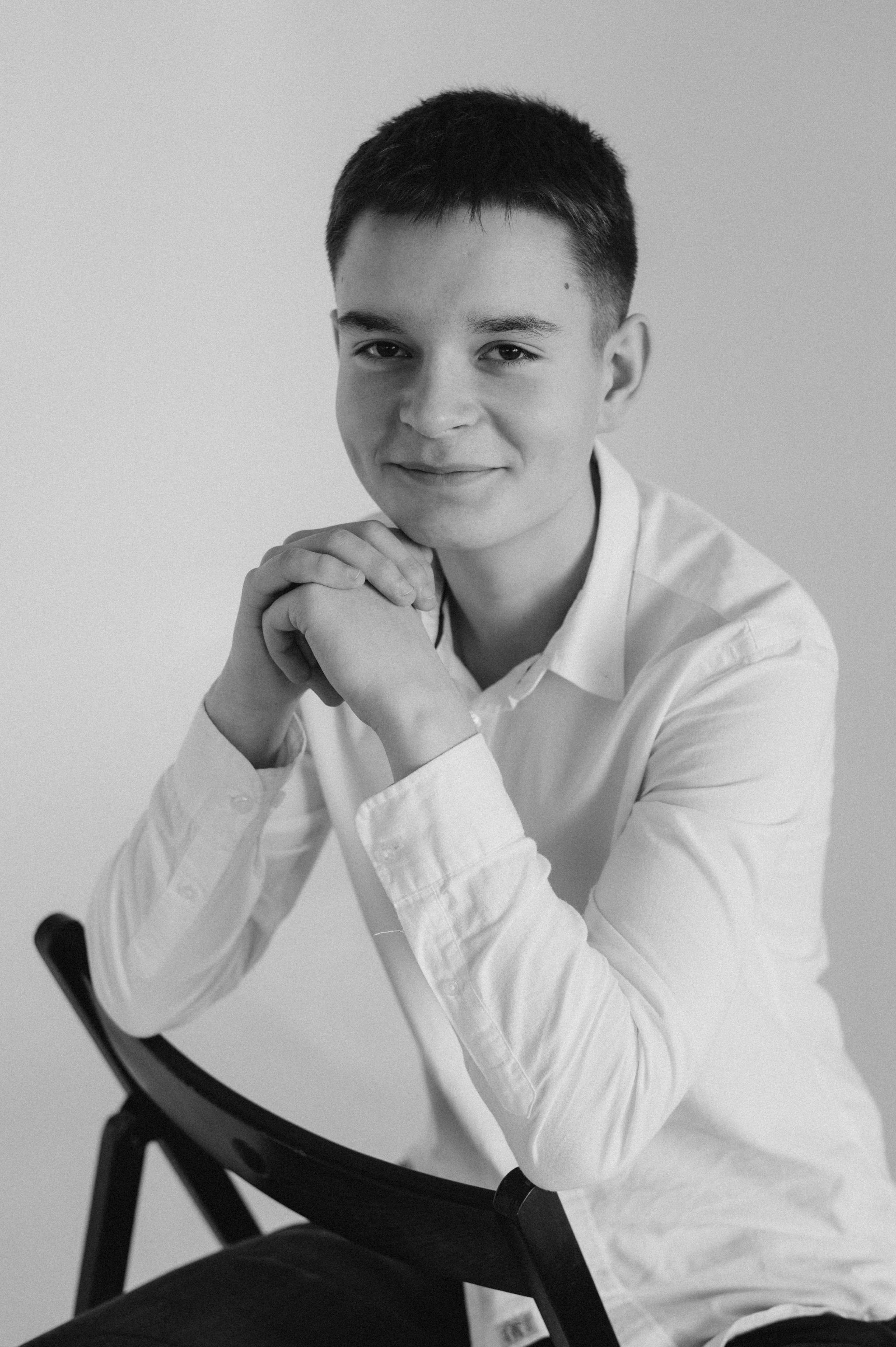 Фотосесія випускників, фотосесія на віньєтки Тернопіль, випускники Тернопіль, випуск 2025. Сімейний, дитячий та індивідуальний фотограф в м. Тернопіль, м. Львів